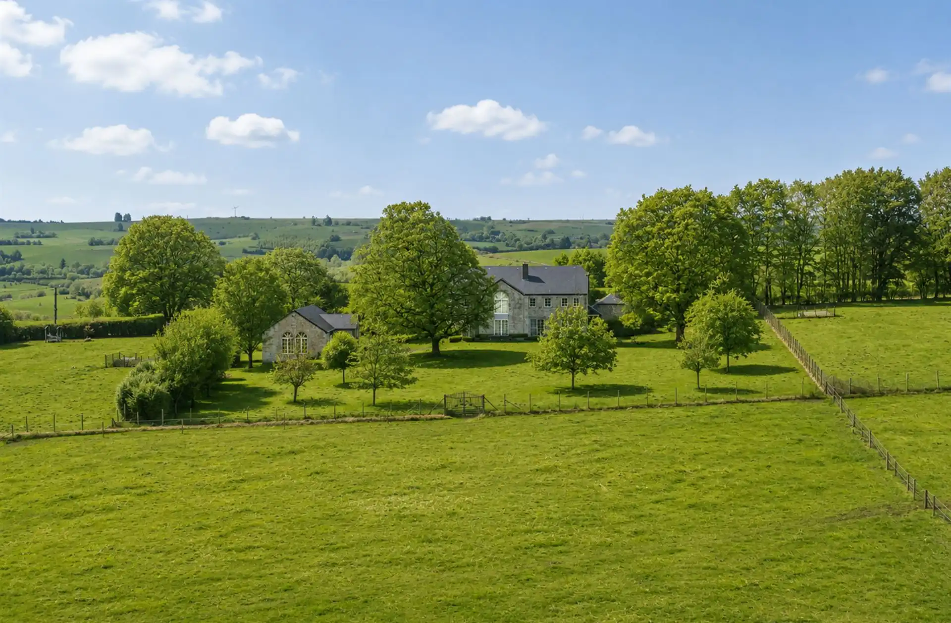 Topgelegen prachtige vakantiewoning met binnenzwembad foto 6