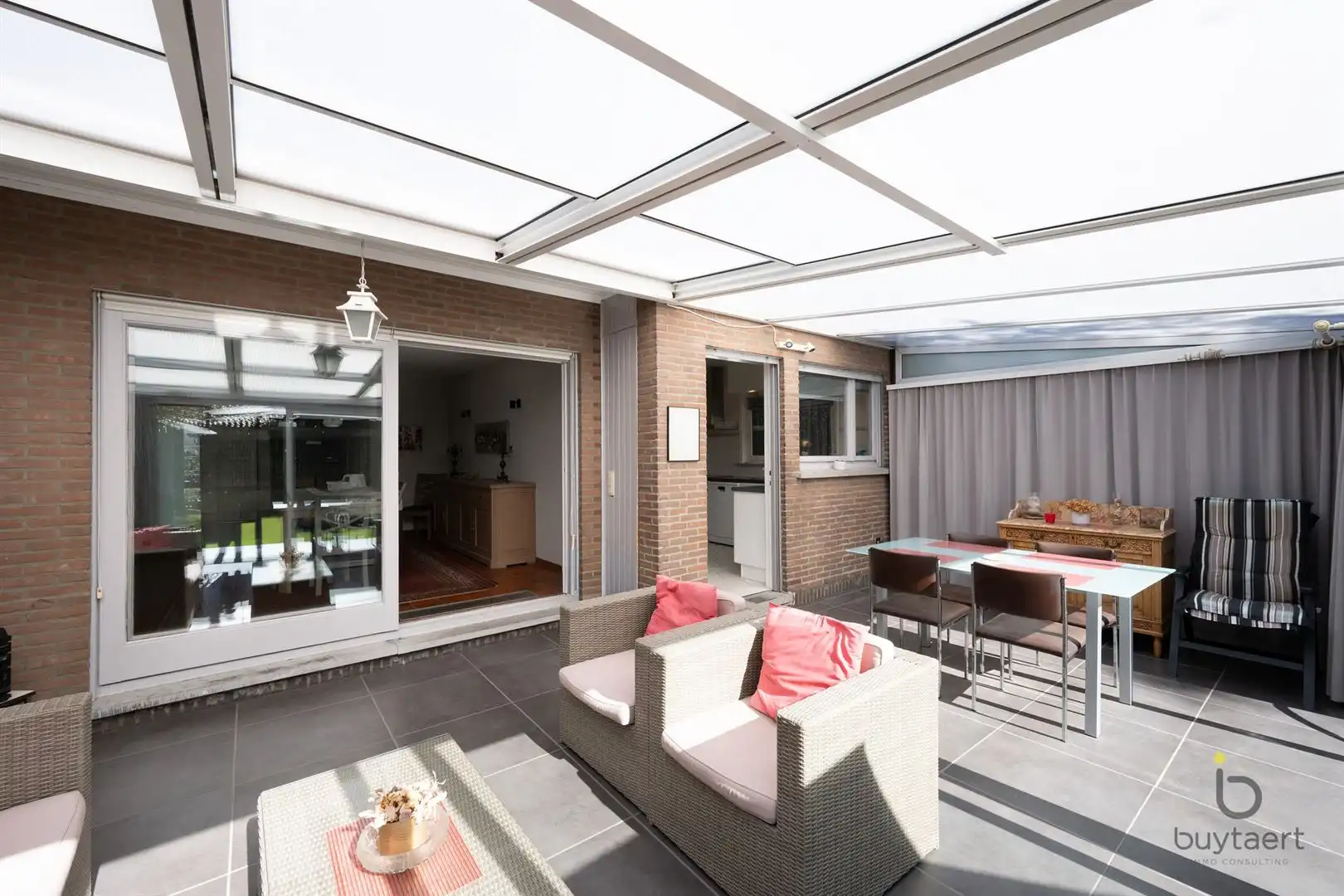 Aangenaam GELIJKVLOERS landhuis in een fijne en groene omgeving! foto 17