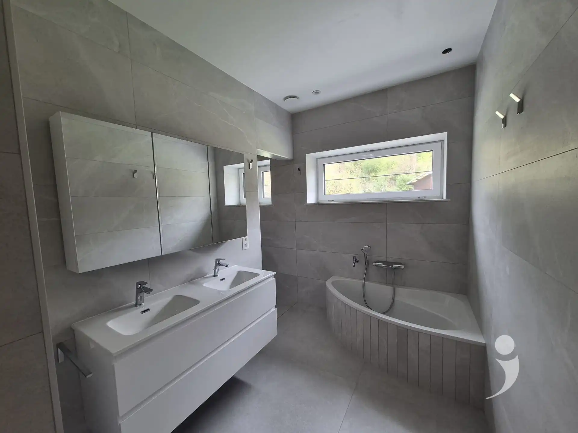 Gerenoveerde villa foto 15