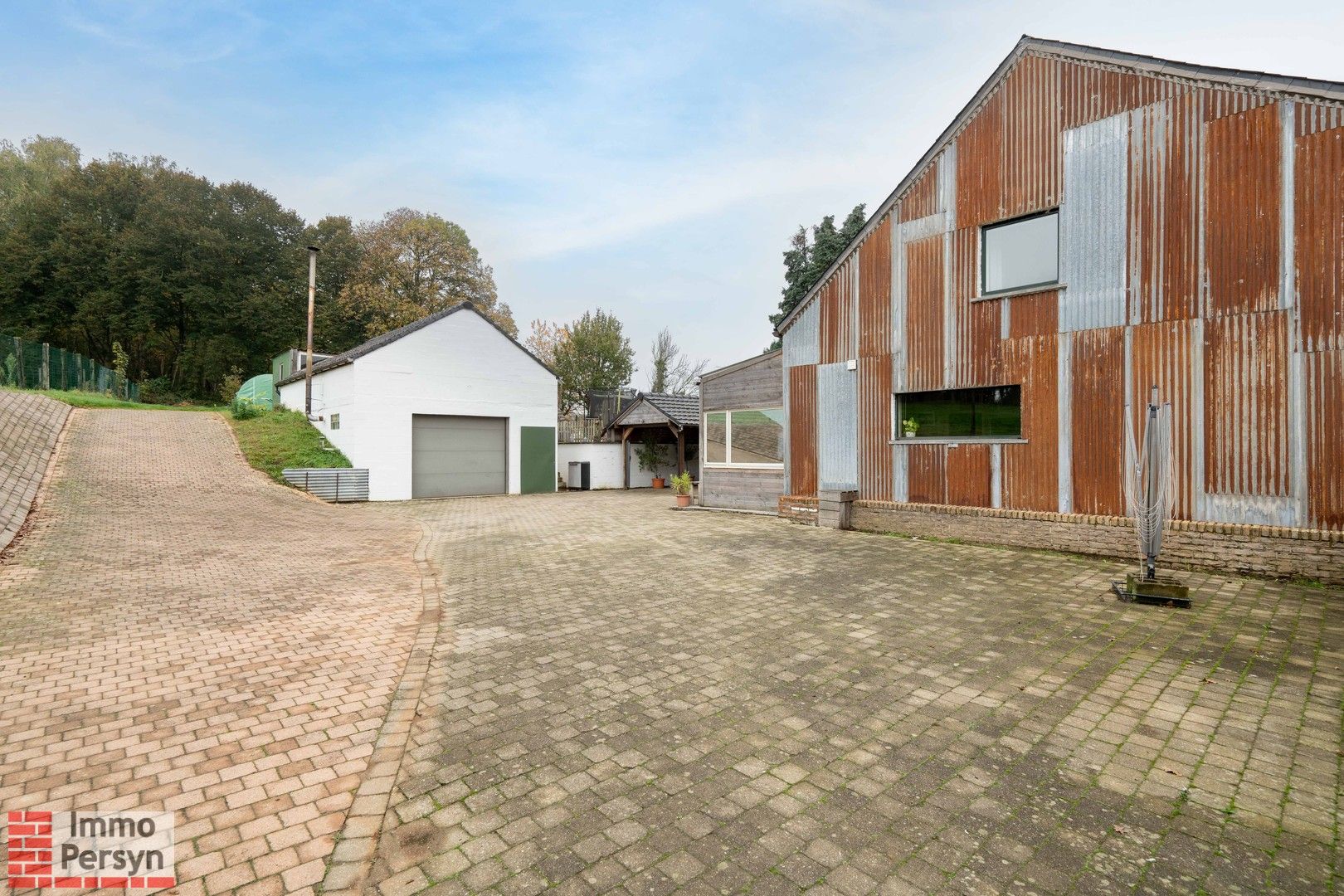 Uitstekend gelegen woning in een groene omgeving, op bijna 20 are grond. foto 23