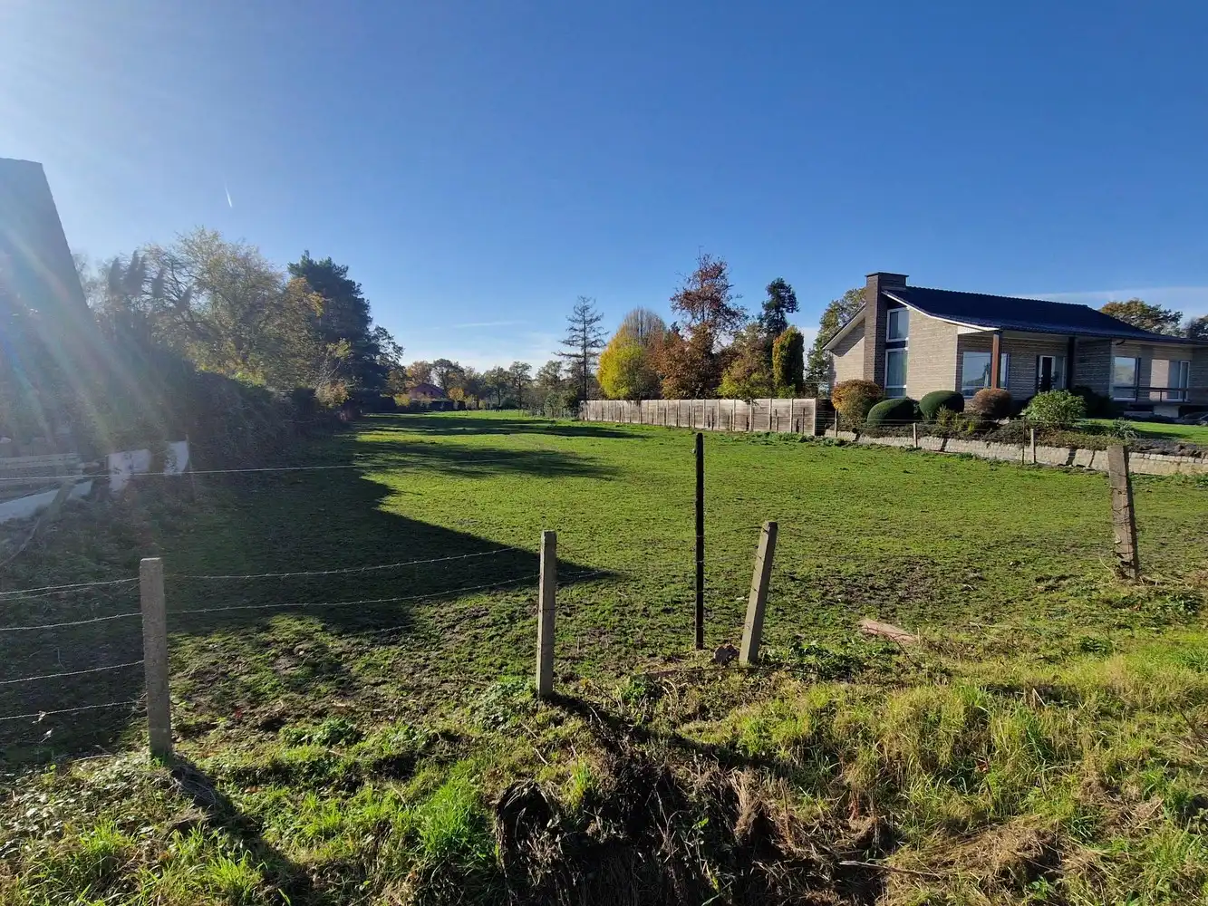 Zuid west georiënteerde bouwgrond voor een vrijstaande woning foto 3