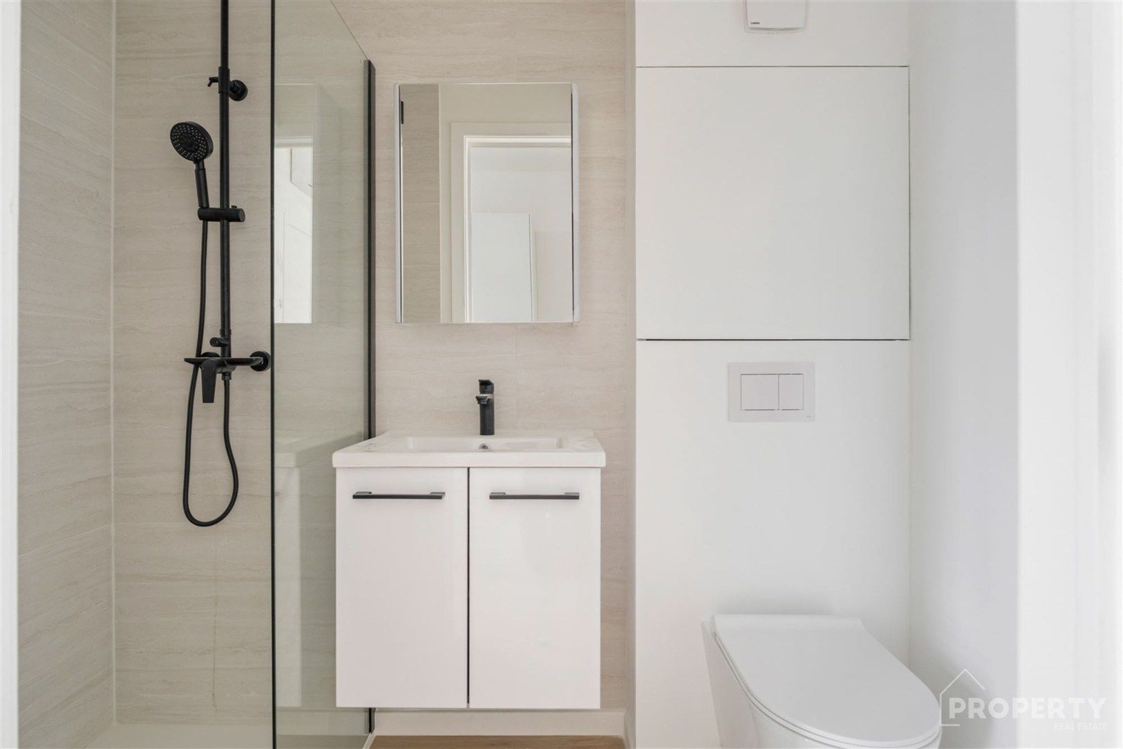 High-end studentenkamer in klassevol erfgoedgebouw foto 8