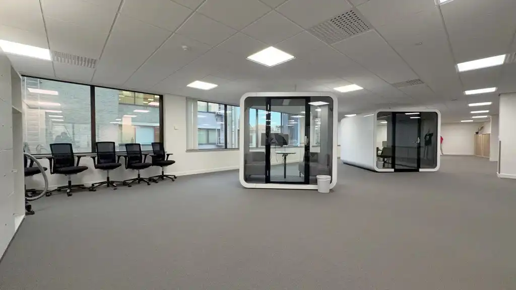 Instapklare kantoren te huur in centrum Antwerpen foto 4