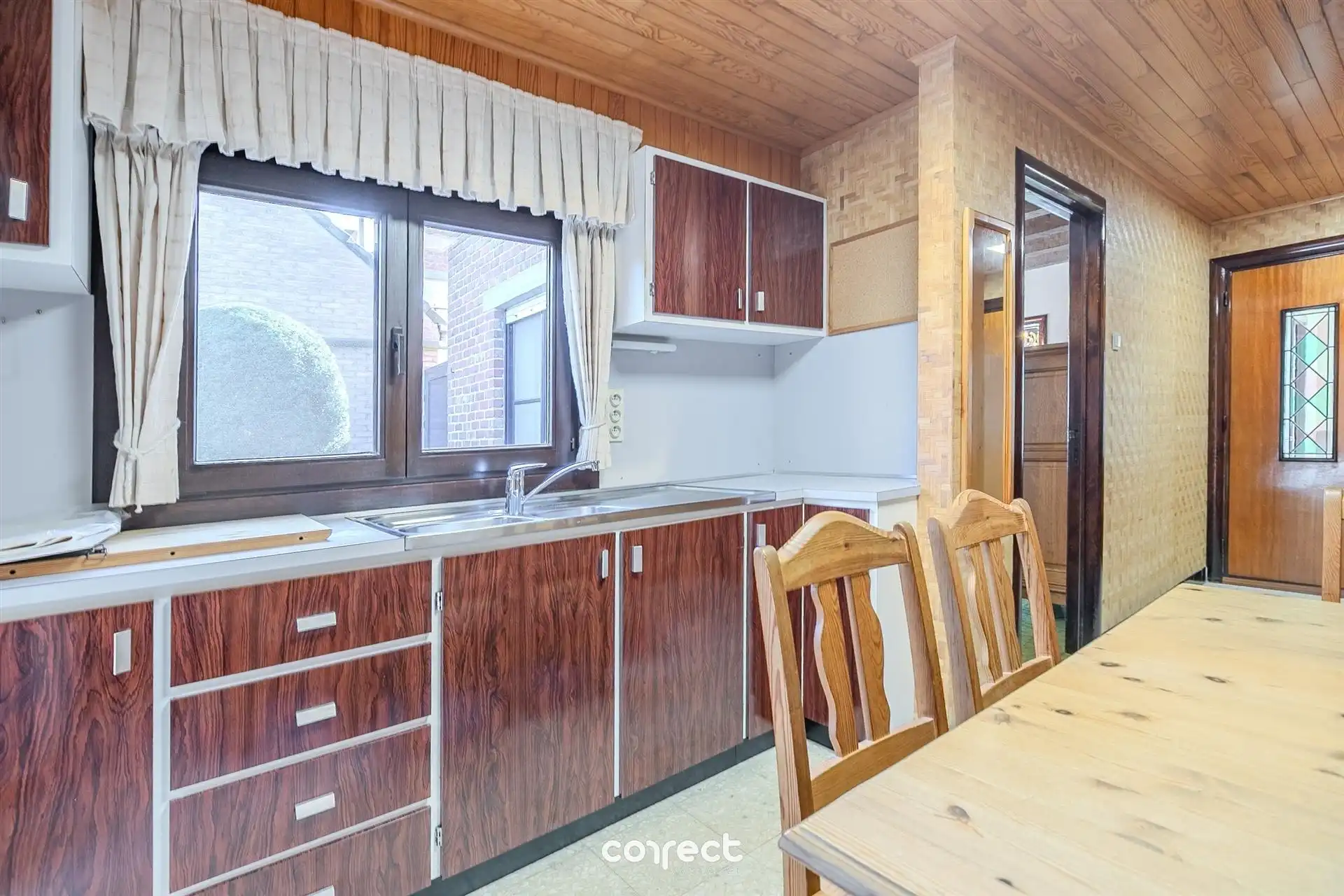 Landelijk gelegen, zeer goed onderhouden woning op een groot perceel. foto 10