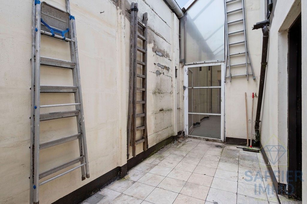 Gerenoveerde woning met extra magazijn in Harelbeke foto 12