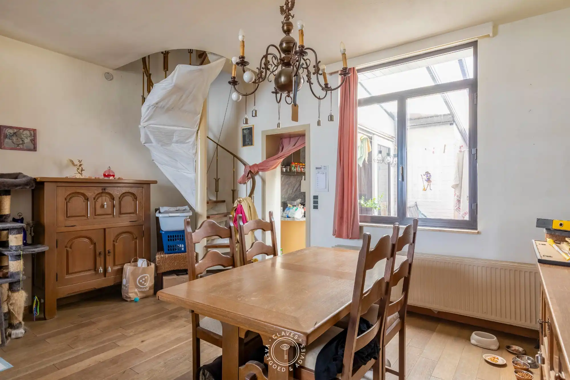 Te renoveren rijwoning met ruime garage en tal van mogelijkheden in Temse foto 5