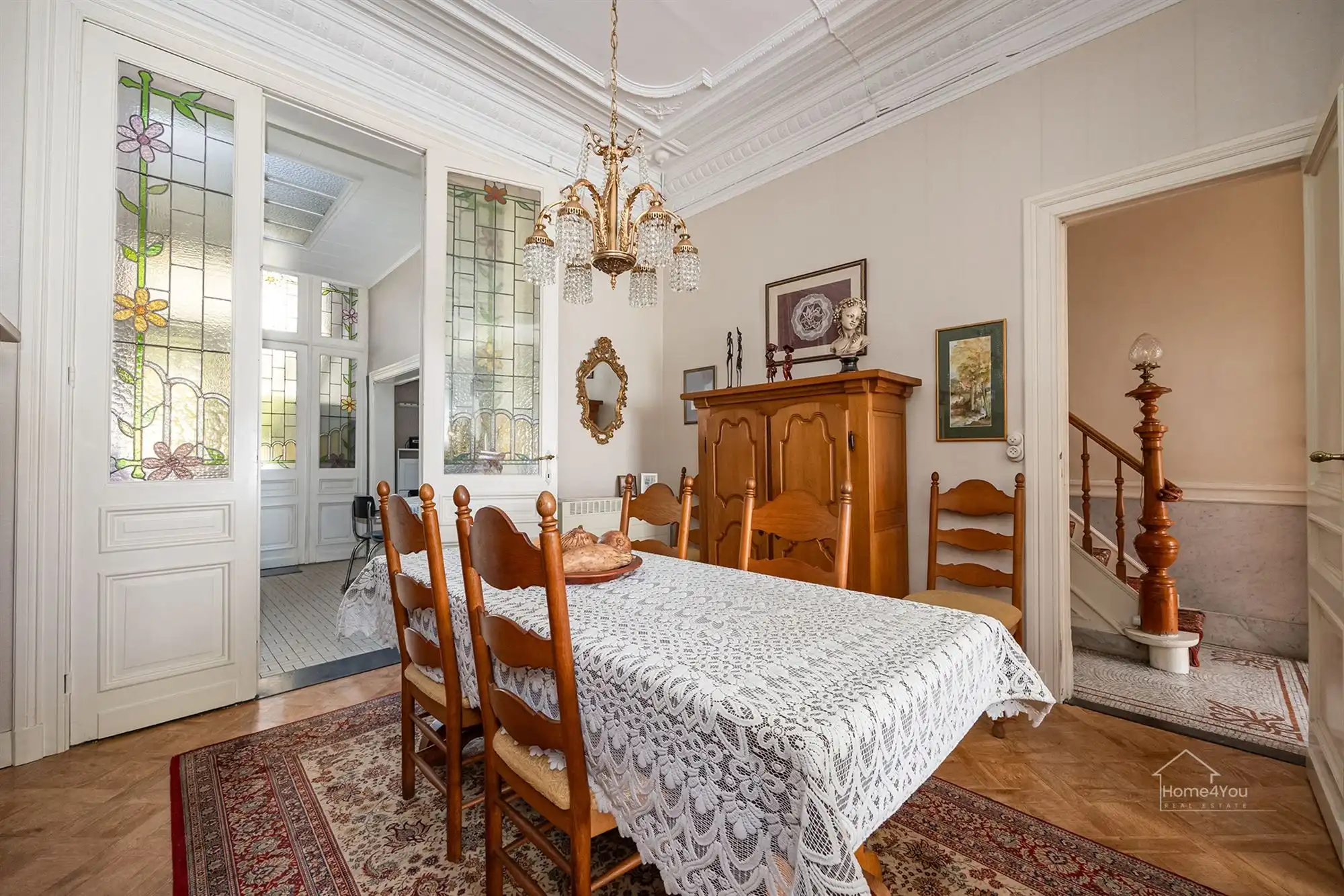 Authentiek herenhuis met 5 slaapkamers en tuin. foto 4