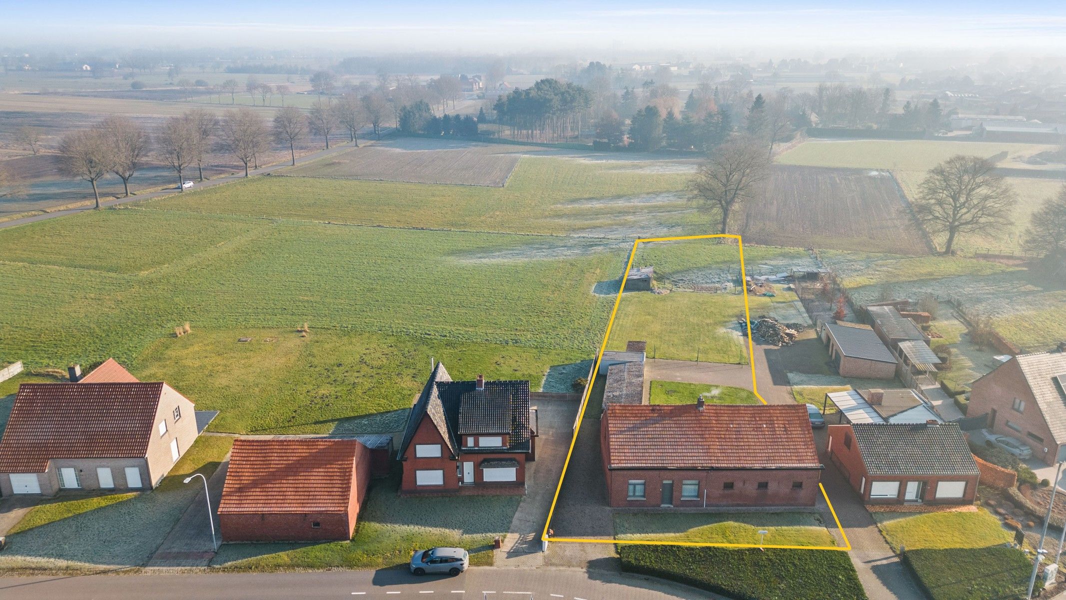Te renoveren woning met vrij zicht over weilanden foto 2