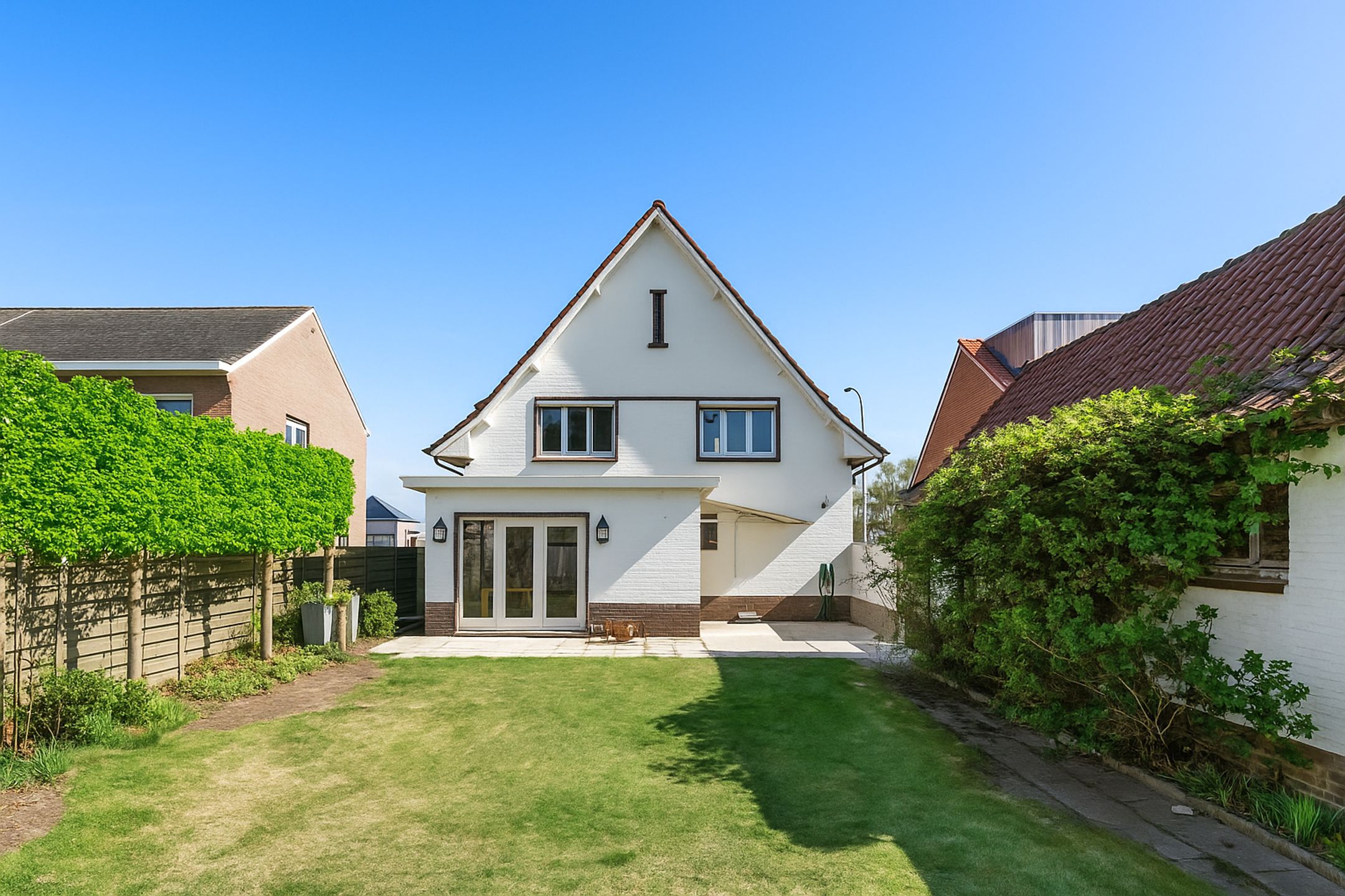 Karakteristieke woning met 5 slpk. en westtuin op 799m² foto 3