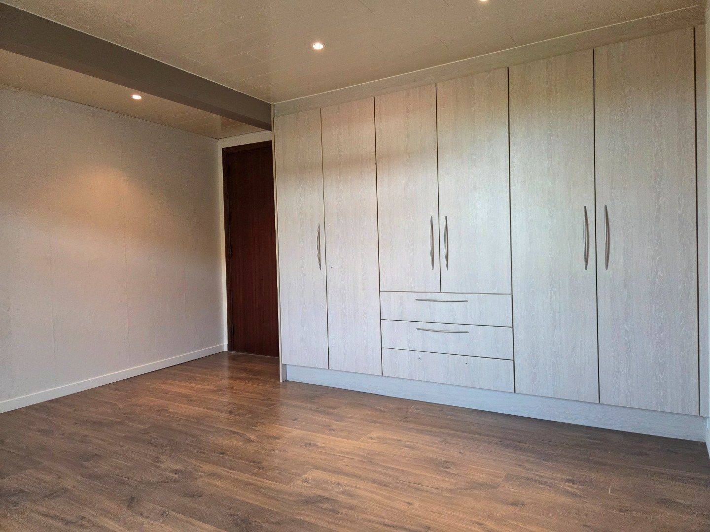 Woning met 3 slpks, schuur met 3 stallen en weiland op 2.288 m² nabij Geel-centrum ! foto 17