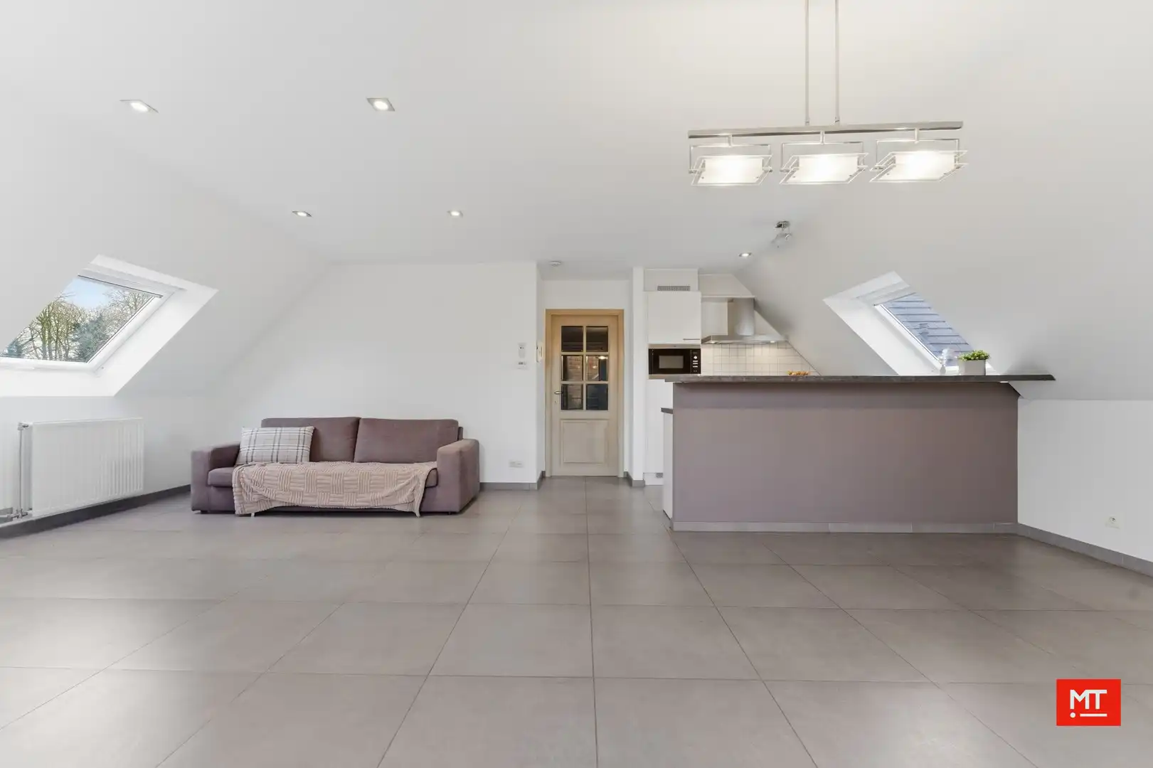 Instapklaar 2-slaapkamerappartement met groot terras en garage in het centrum van Zonnebeke foto 5