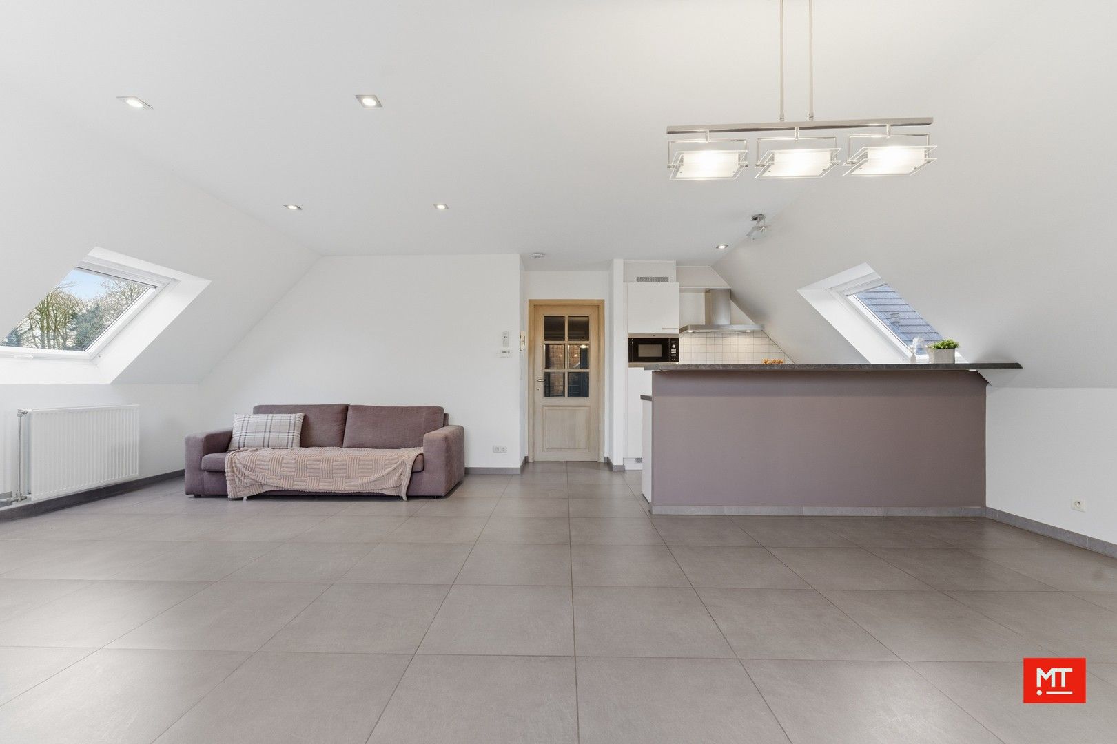 Instapklaar 2-slaapkamerappartement met groot terras en garage in het centrum van Zonnebeke foto 8