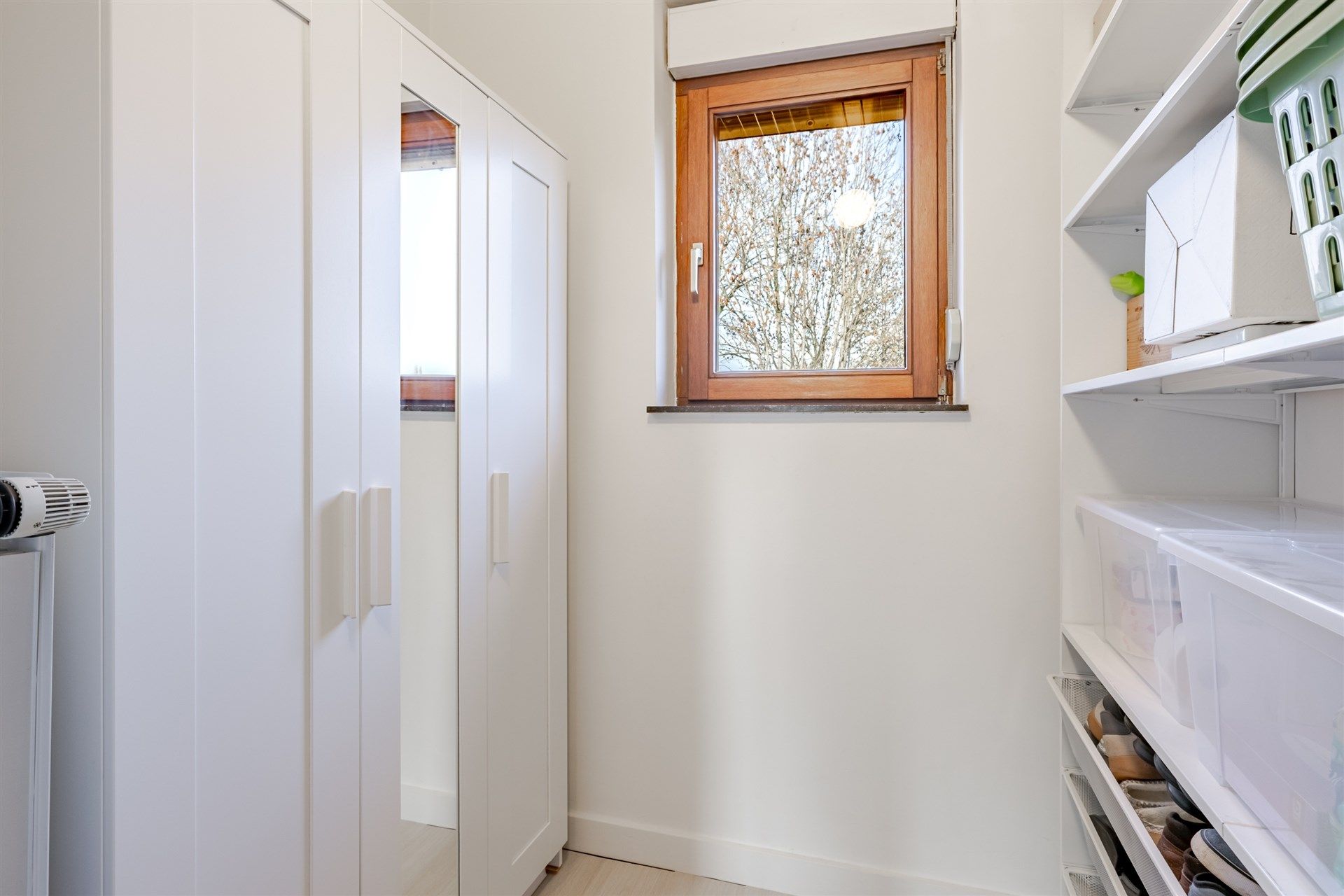 Instapklare woning met 2 slks, tuin en achteruitweg foto 14