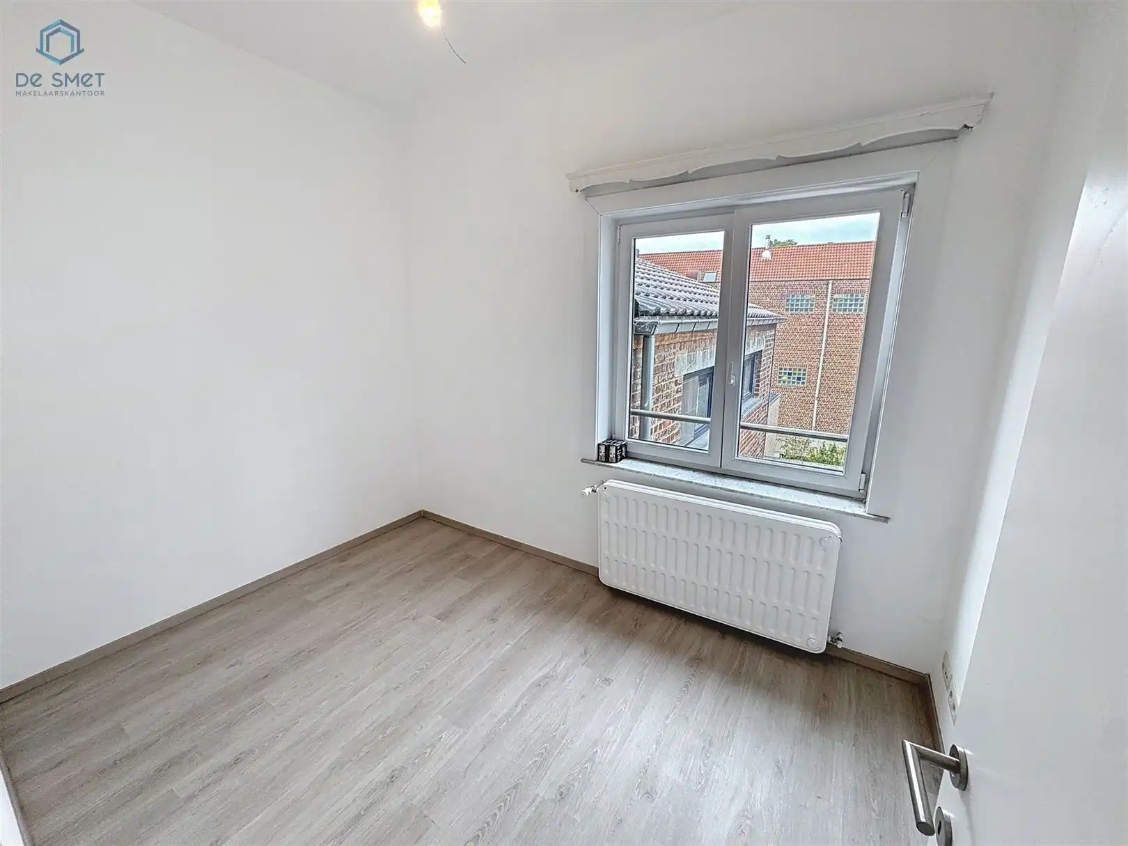 Instapklare, volledig gerenoveerde woning met 4 slaapkamers, terras en tuinberging in hartje Geraardsbergen! foto 16