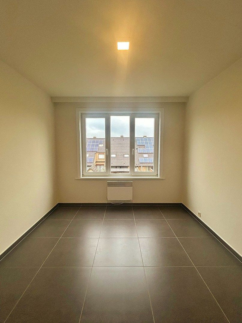Lichtrijk en gerenoveerd appartement in het centrum van Ieper  foto 8