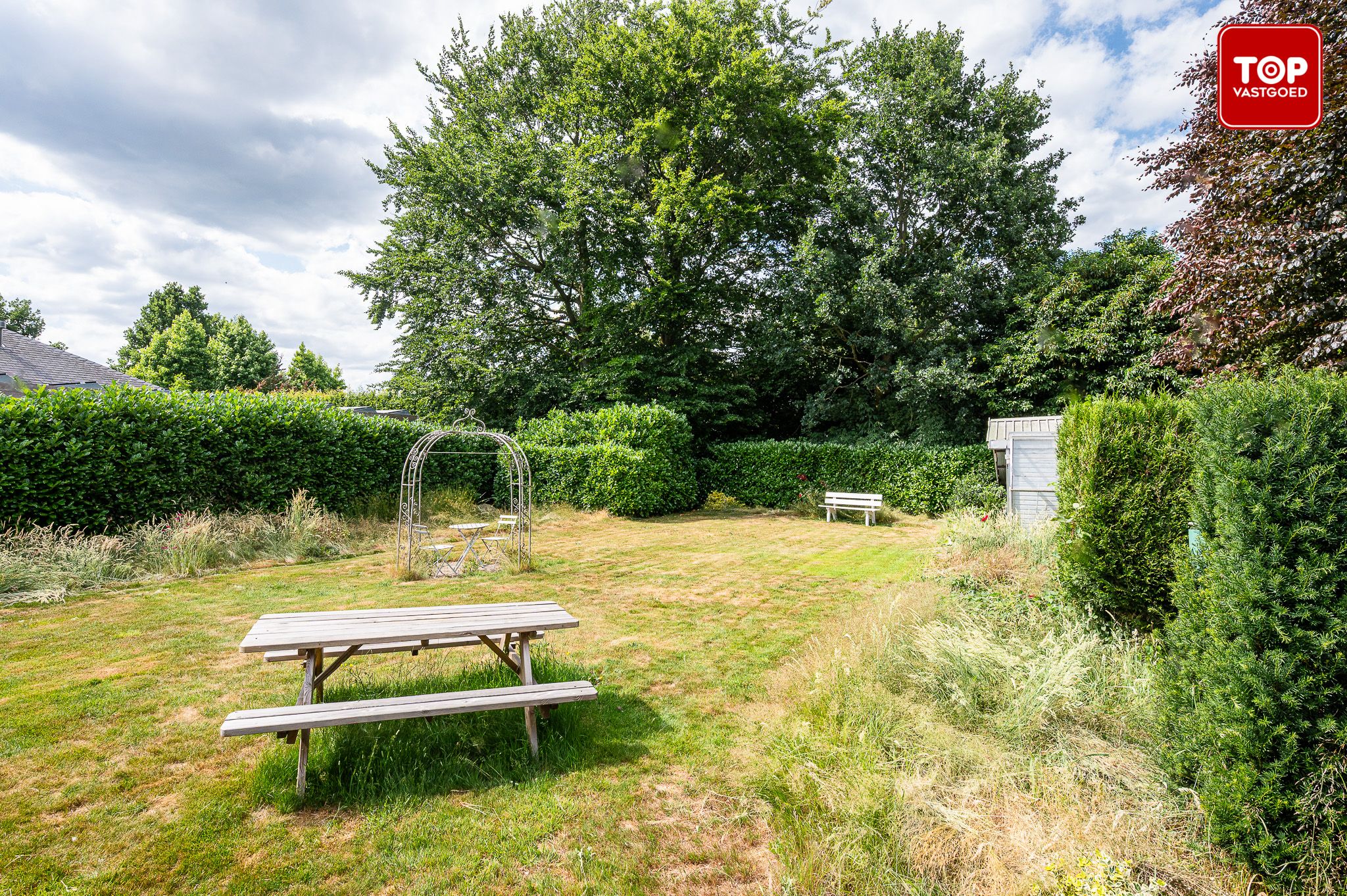 Te renoveren bungalow met enorm potentieel op een Toplocatie foto 22