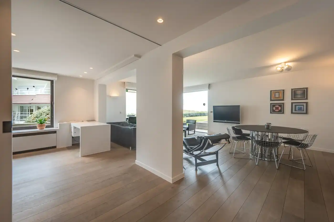 Royaal villa-appartement met frontaal zeezicht, aan de Wandeldijk in het Zoute foto 14