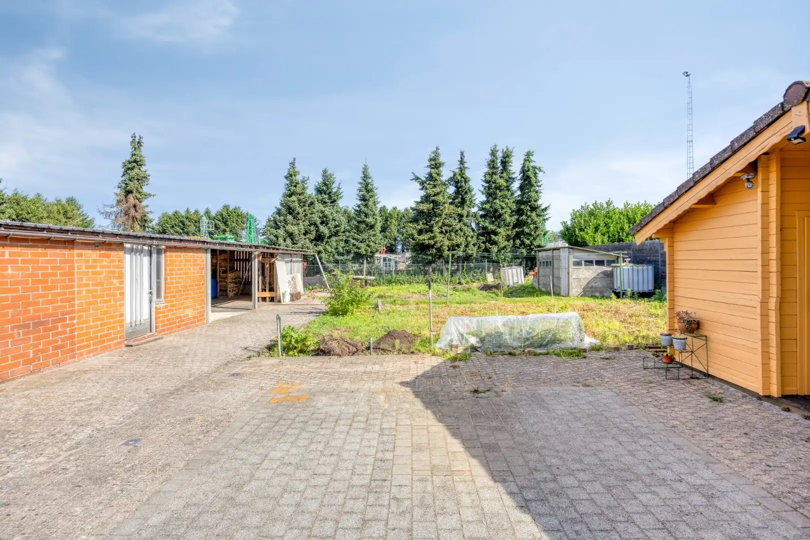 Goed onderhouden ruim ingedeelde woning met 3 slpks + zolder foto 25