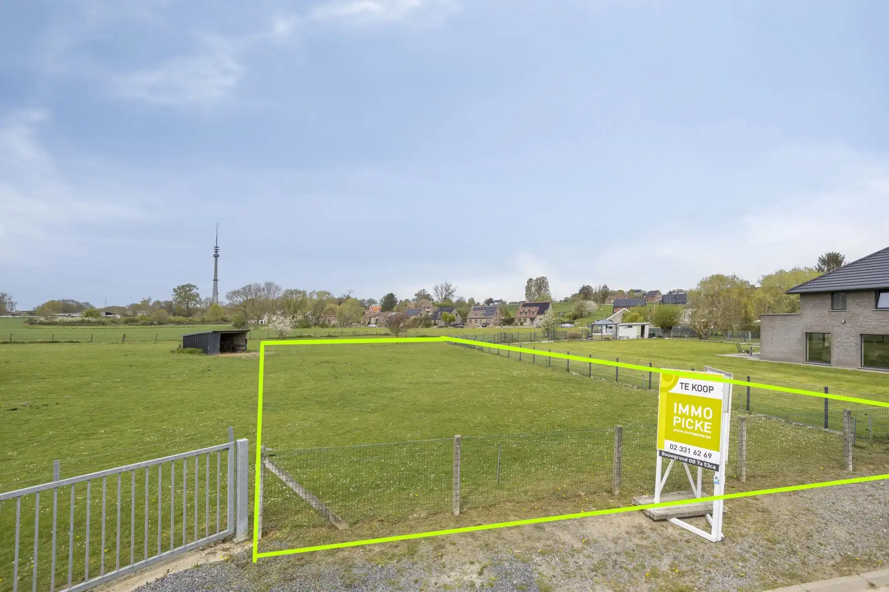 Bouwgrond voor open bebouwing gelegen in een rustige straat foto 2