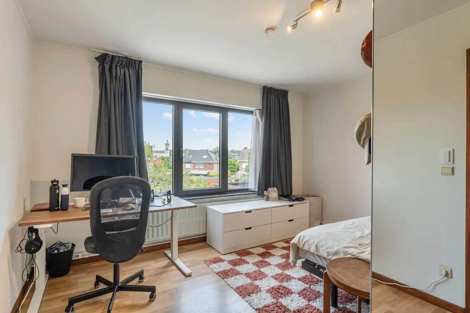 Gerenoveerde en energiezuinige woning met 3 slaapkamers, een diepe tuin en een garage met een oprit op een toplocatie te Kessel-Lo! foto 22