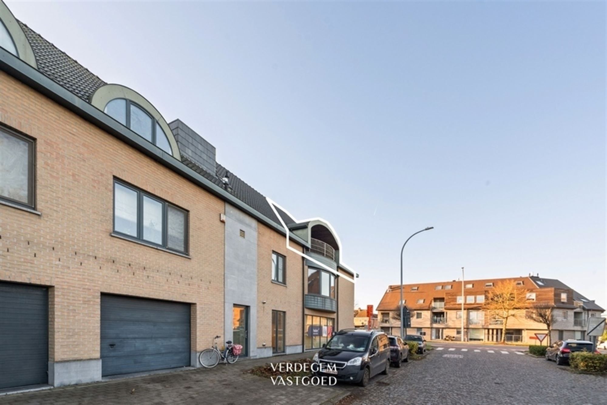 Wonen op de tweede verdieping van een kleine residentie, 2 slaapkamers, terras en garage foto 13