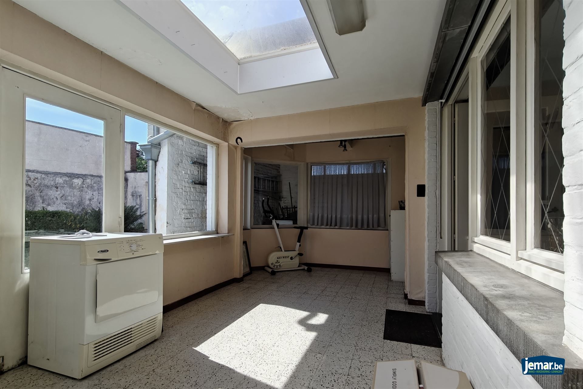 Goed onderhouden woning met 3 slpk. en 2 ingangen in Mopertingen foto 9