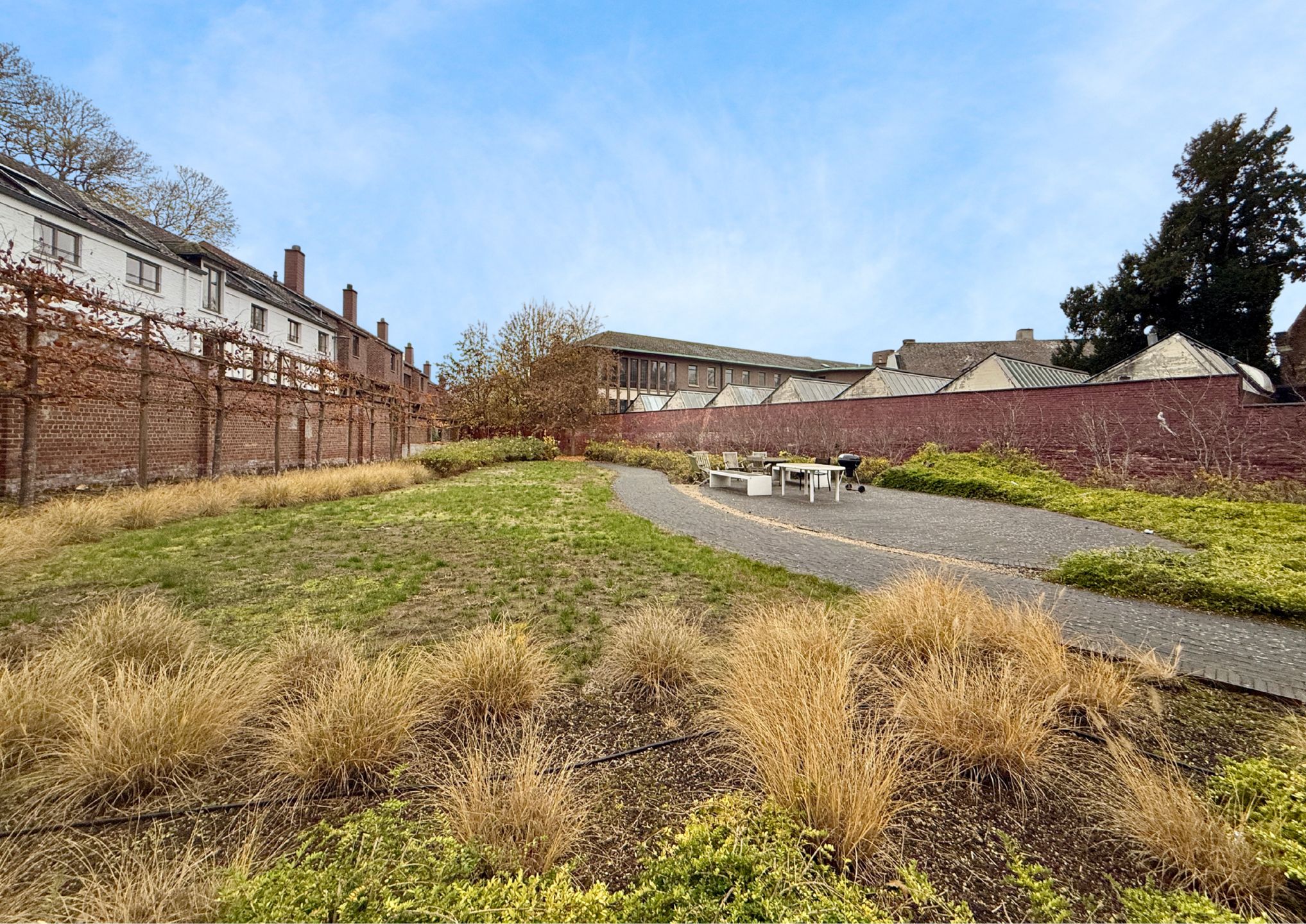 Vernieuwde studio met parking in centrum Leuven foto 15