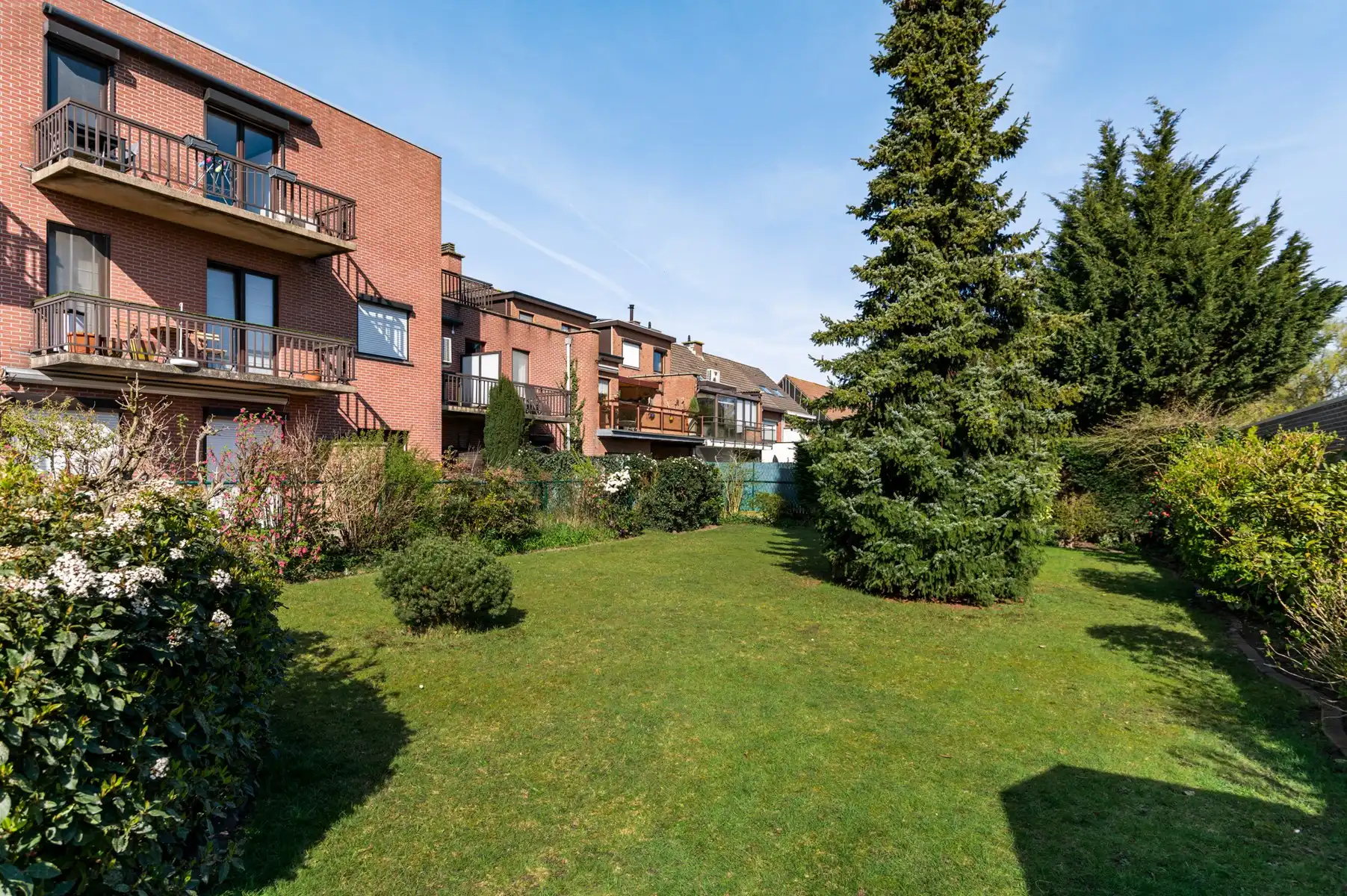 Gelijkvloersappartement met terras foto 2