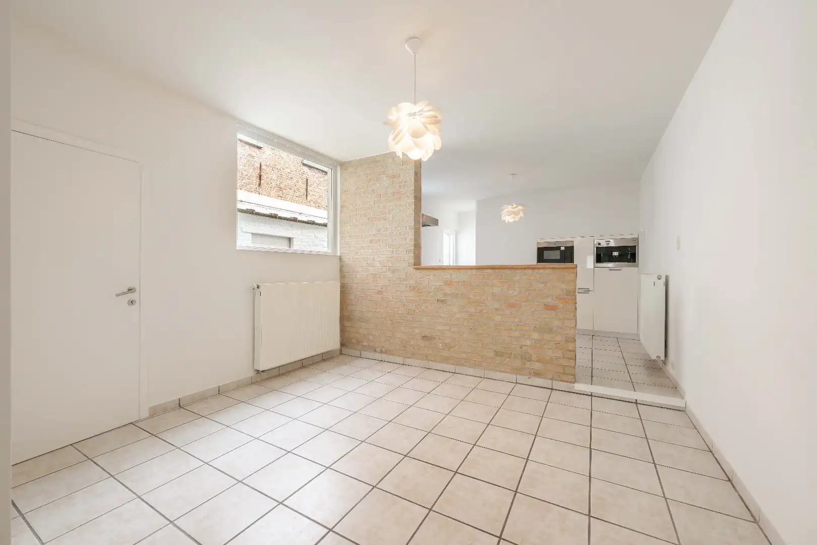 CENTRAAL GELEGEN INSTAPKLARE WONING foto 6