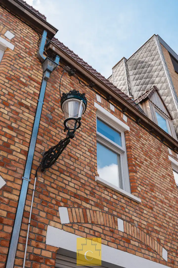 exclusieve stadswoning met garage, 4 slaapkamers, EPC A en terras in hartje Brugge, zicht op de vesten foto 2