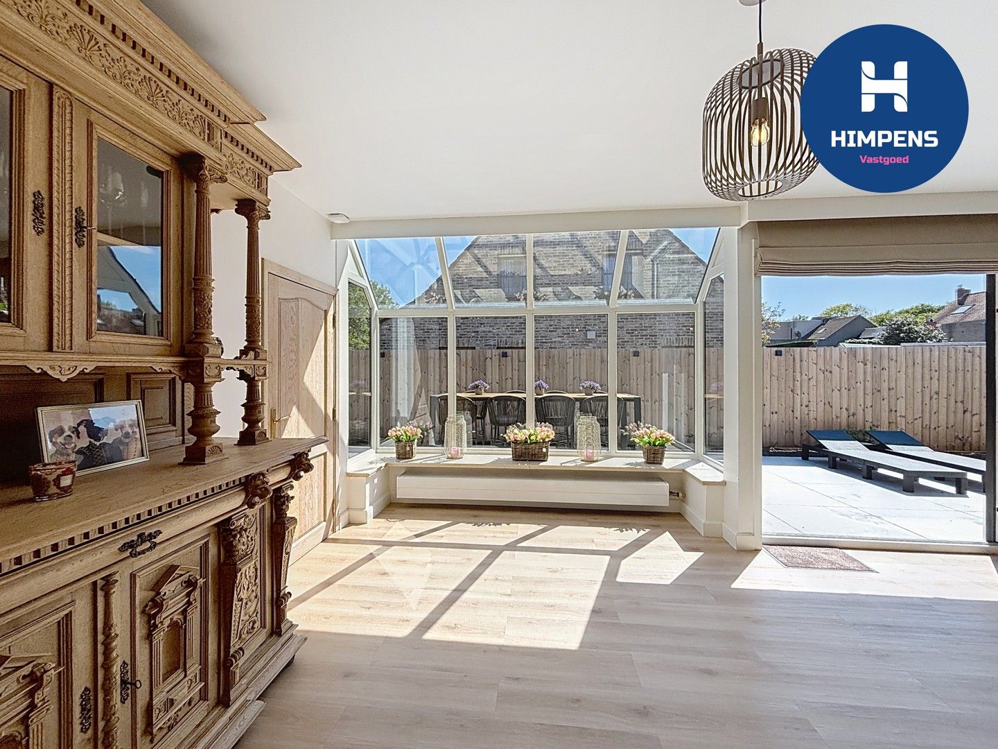 Instapklare gezinswoning met 5 slaapkamers, bureau met aparte ingang en grote tuin vlakbij de duinen foto 6