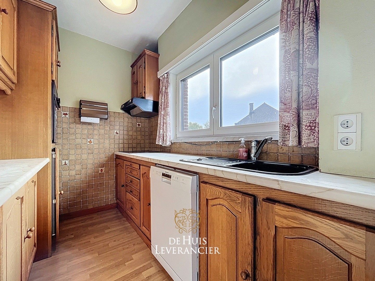 Een huis met potentieel in een buurt met toekomst ! foto 10