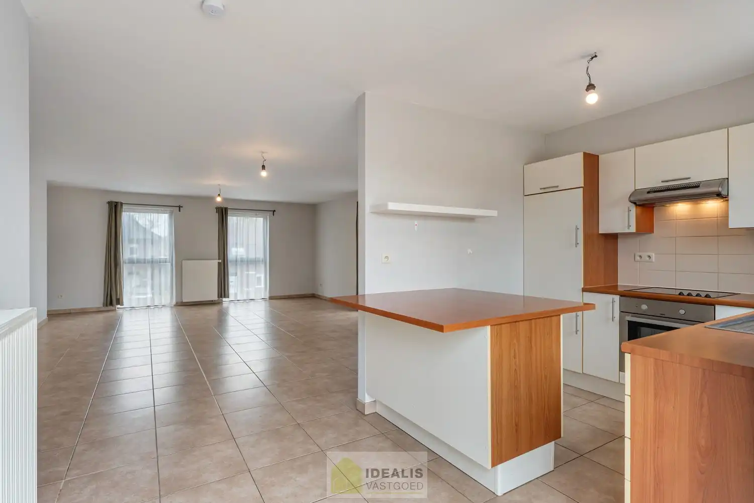 IDEALIS VASTGOED – INSTAPKLAAR DUPLEX APPARTEMENT GELEGEN OP UITERST CENTRALE LOCATIE TE HECHTEL-EKSEL foto 16