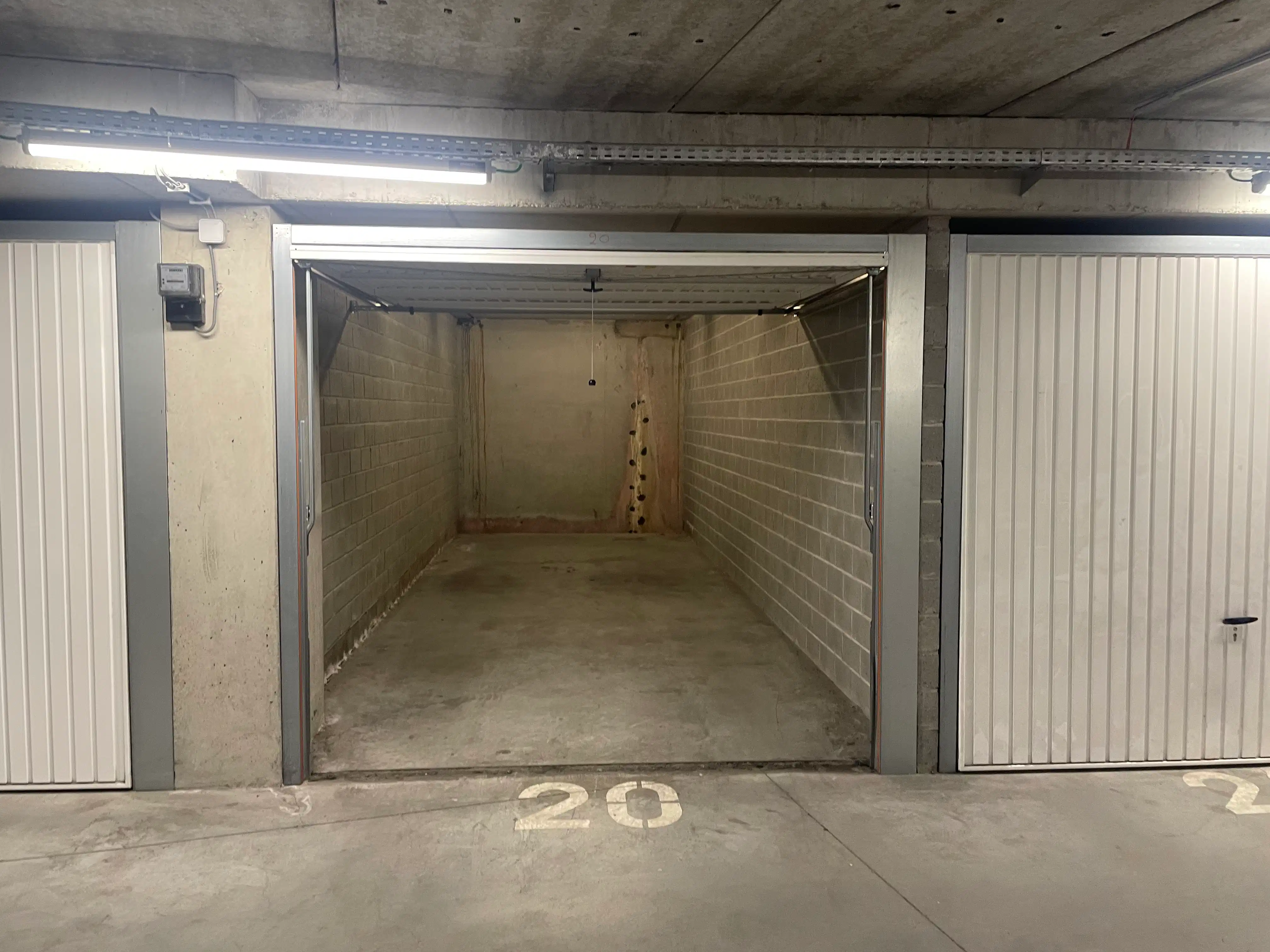 Ruime garagebox te huur in hartje centrum foto 2