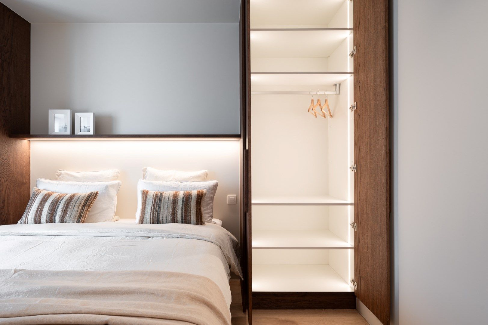 Heel smaakvol gerenoveerd hoek-appartement, rustig gelegen langs de J. Nellenslaan nabij de zee. foto 12