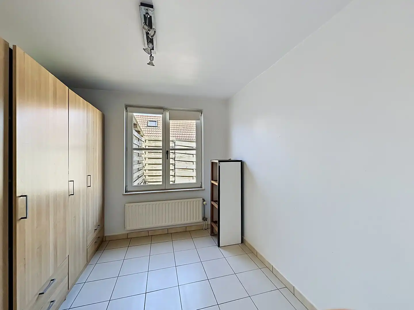 Verzorgde vakantiewoning met tuin en carport. foto 6