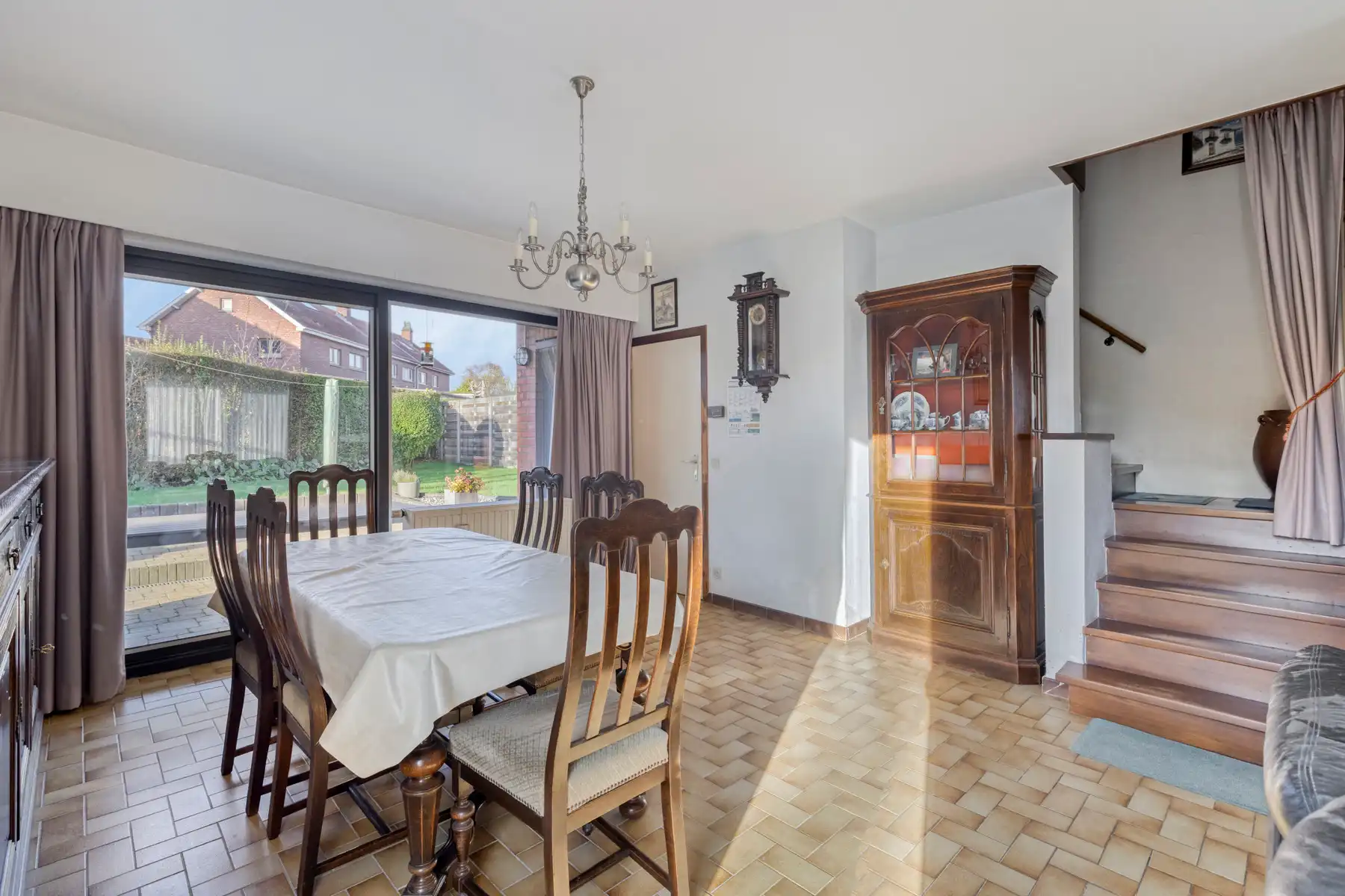 Leemans Immobiliën stelt u  deze centraal, maar toch bijzonder rustig gelegen woning in Dilbeek voor! foto 6