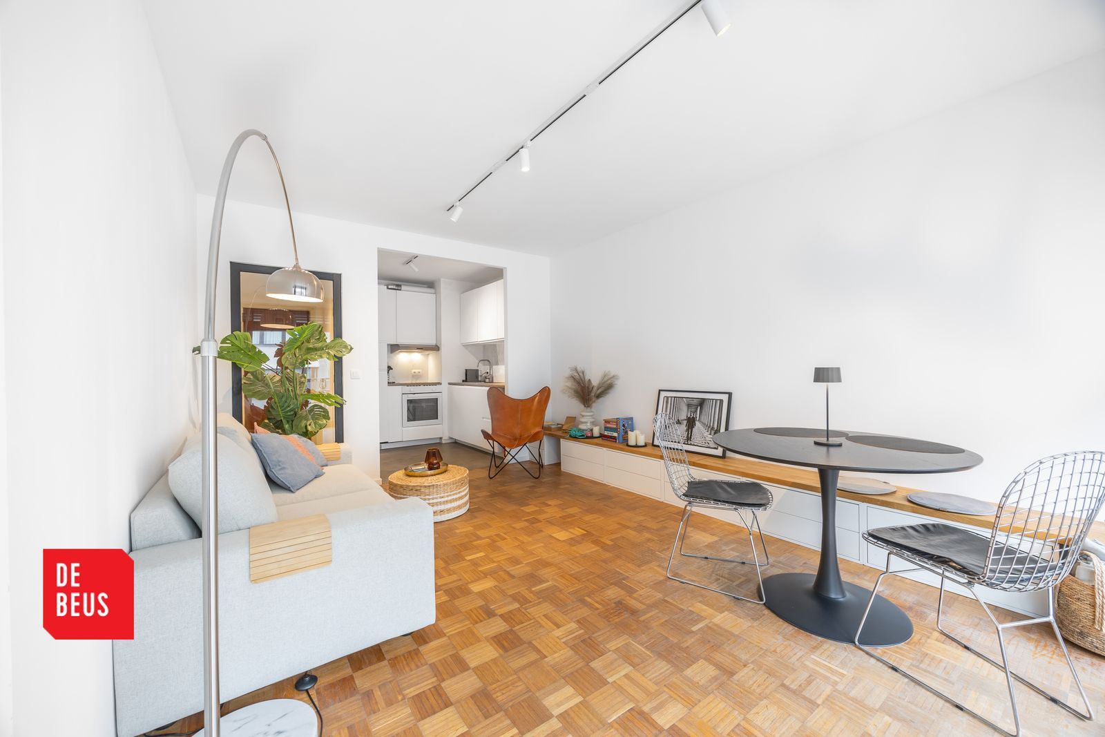Hoofdfoto van de publicatie: Stijlvol gerenoveerd 1 slaapkamer appartement
