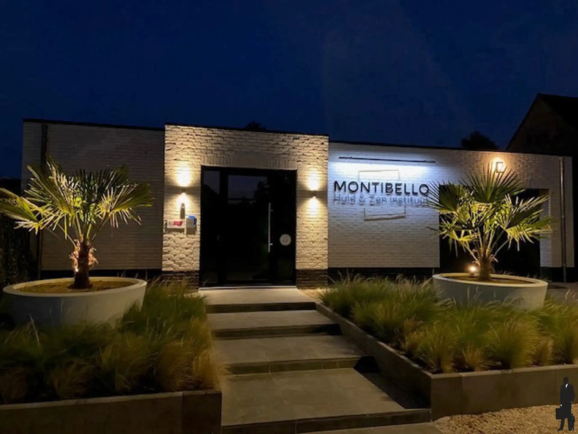 Unieke praktijkruimte met ruime villa, buitenzwembad in grensstreek foto 37