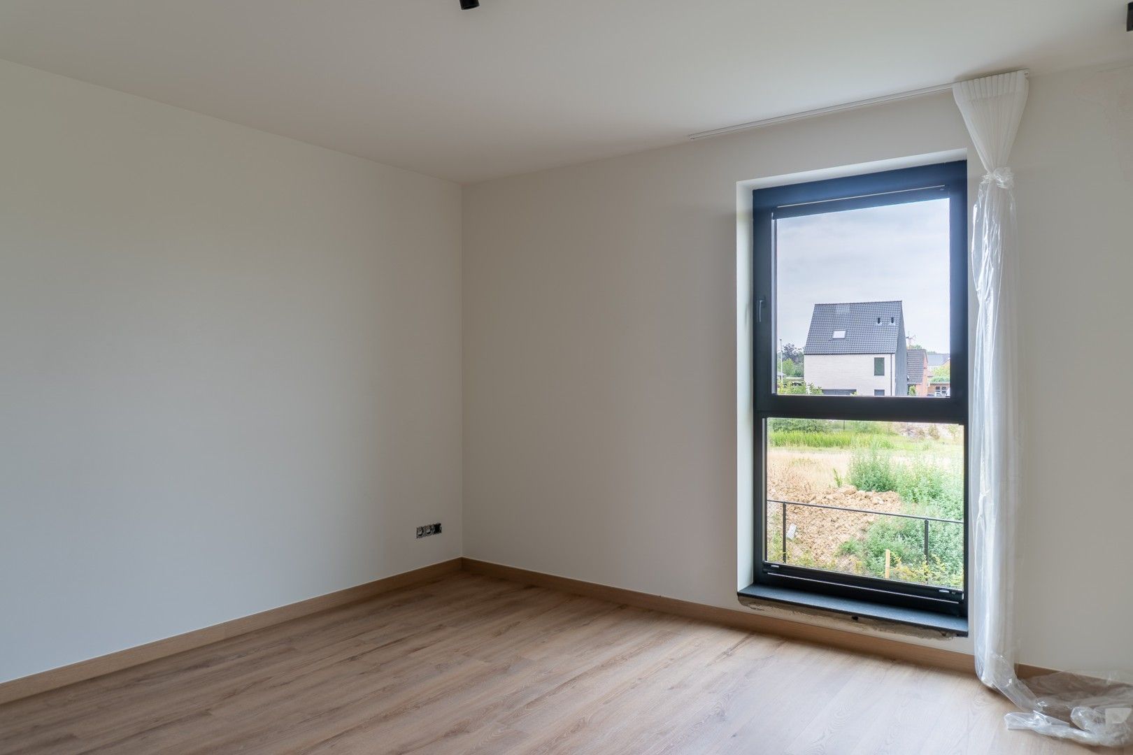 Halfopen nieuwbouwwoning gelegen te Diepenbeek foto 23