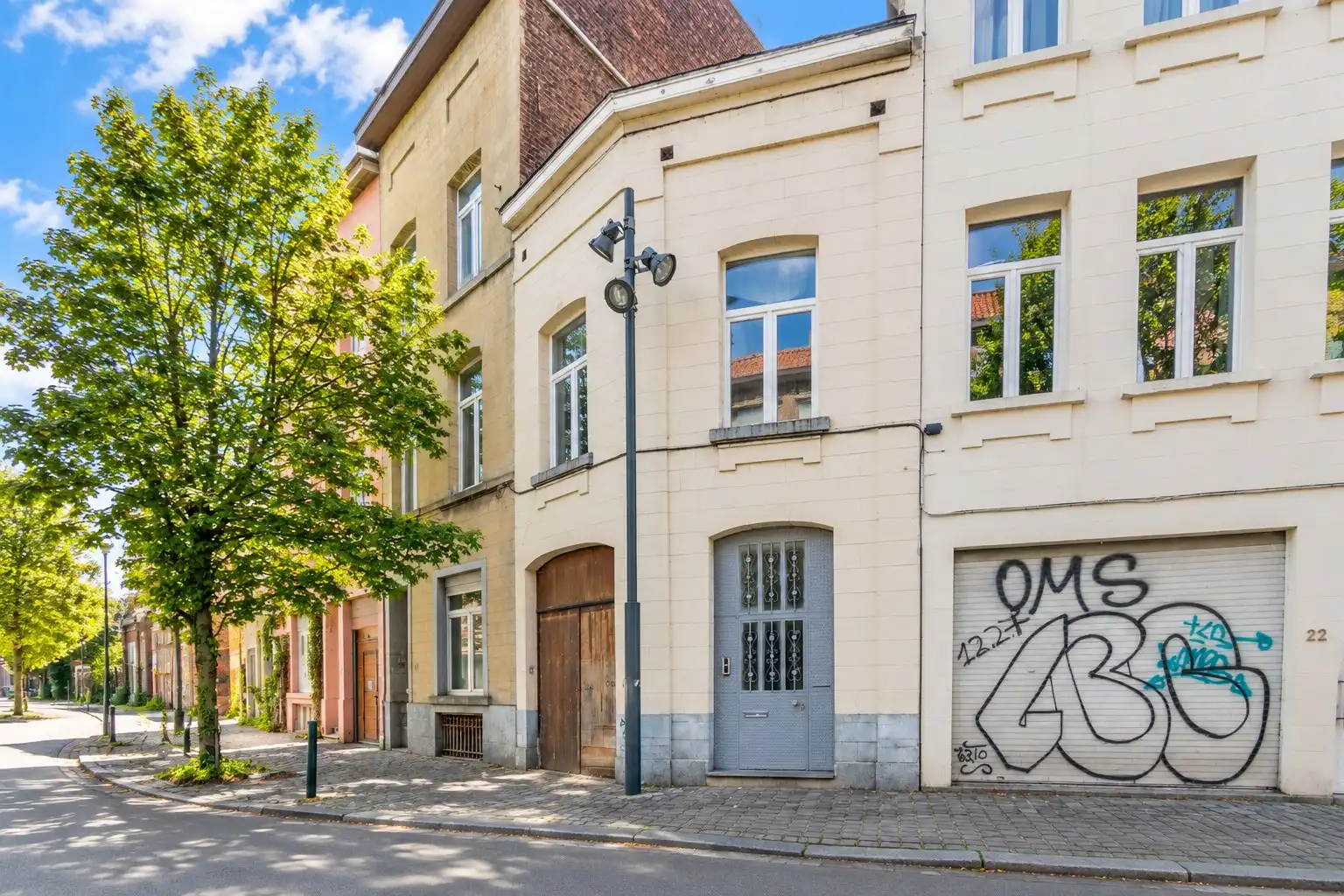 GOED GELEGEN WONING MET 2 SLP + GARAGE/ATELIER ! foto {{pictureIndex}}
