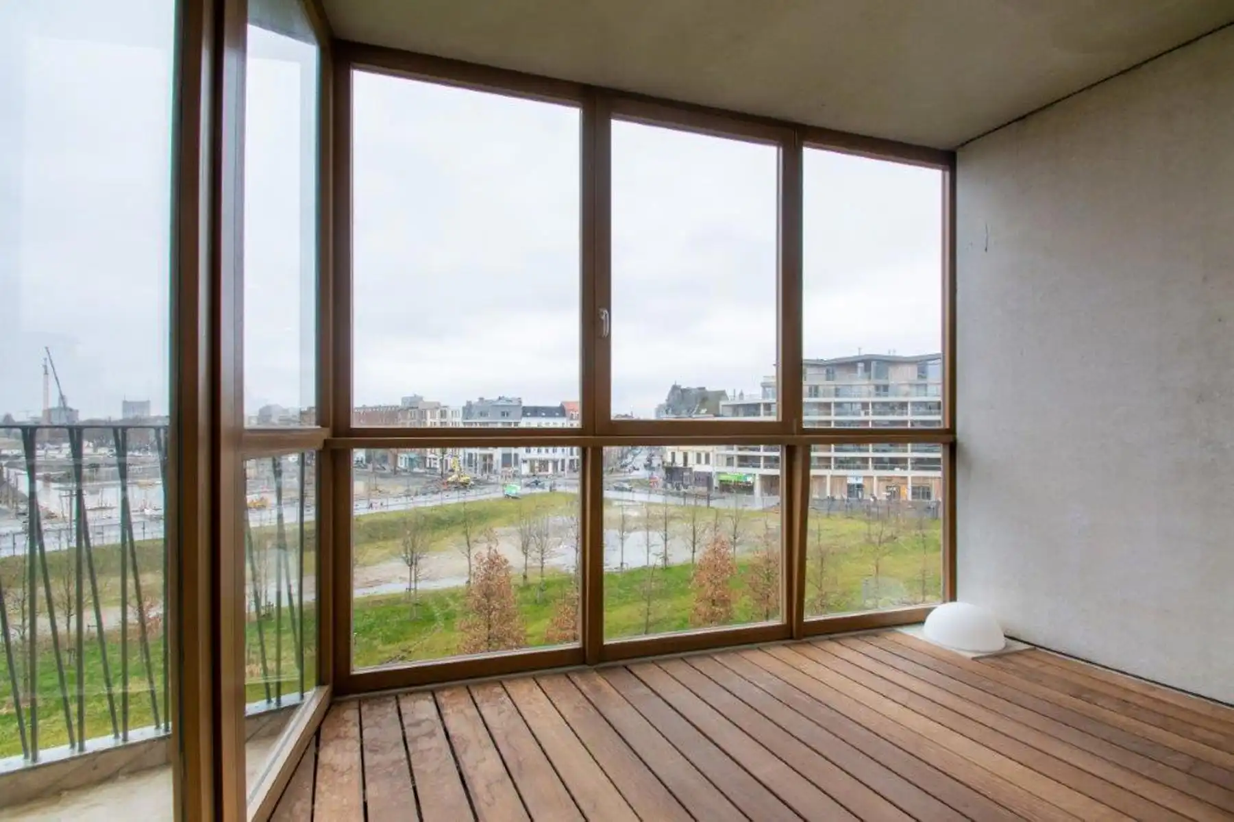 Mooi 1-slaapkamer appt met prachtig TERRAS foto {{pictureIndex}}