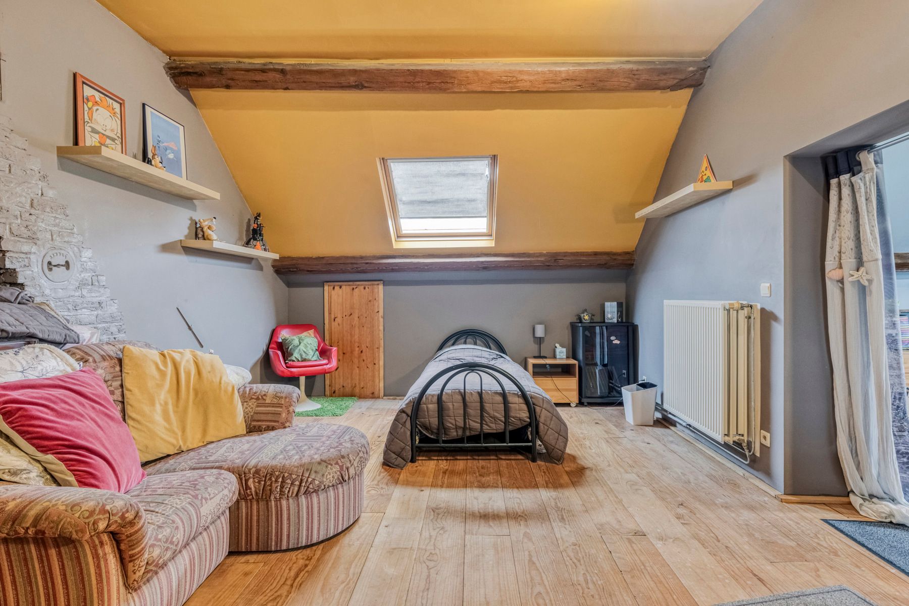 Ruime woning met aanpalende loods op toplocatie. foto 19