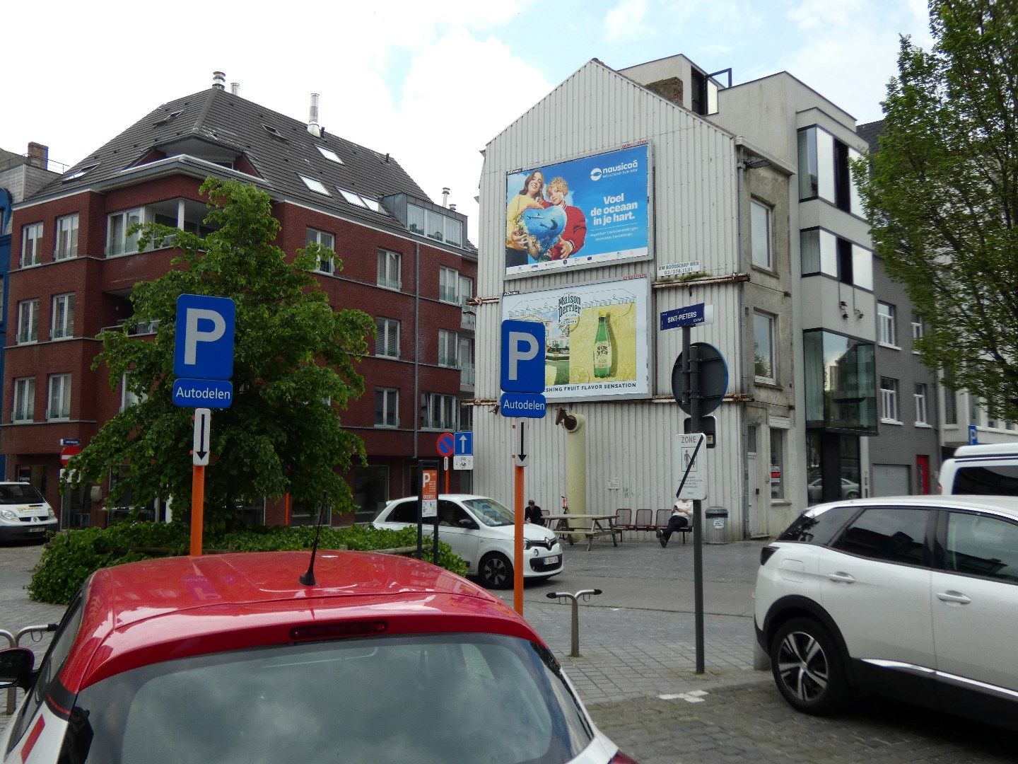 Goed en centraal gelegen handelshuisje met open zicht op Petrus en Pauluskerk  foto 3