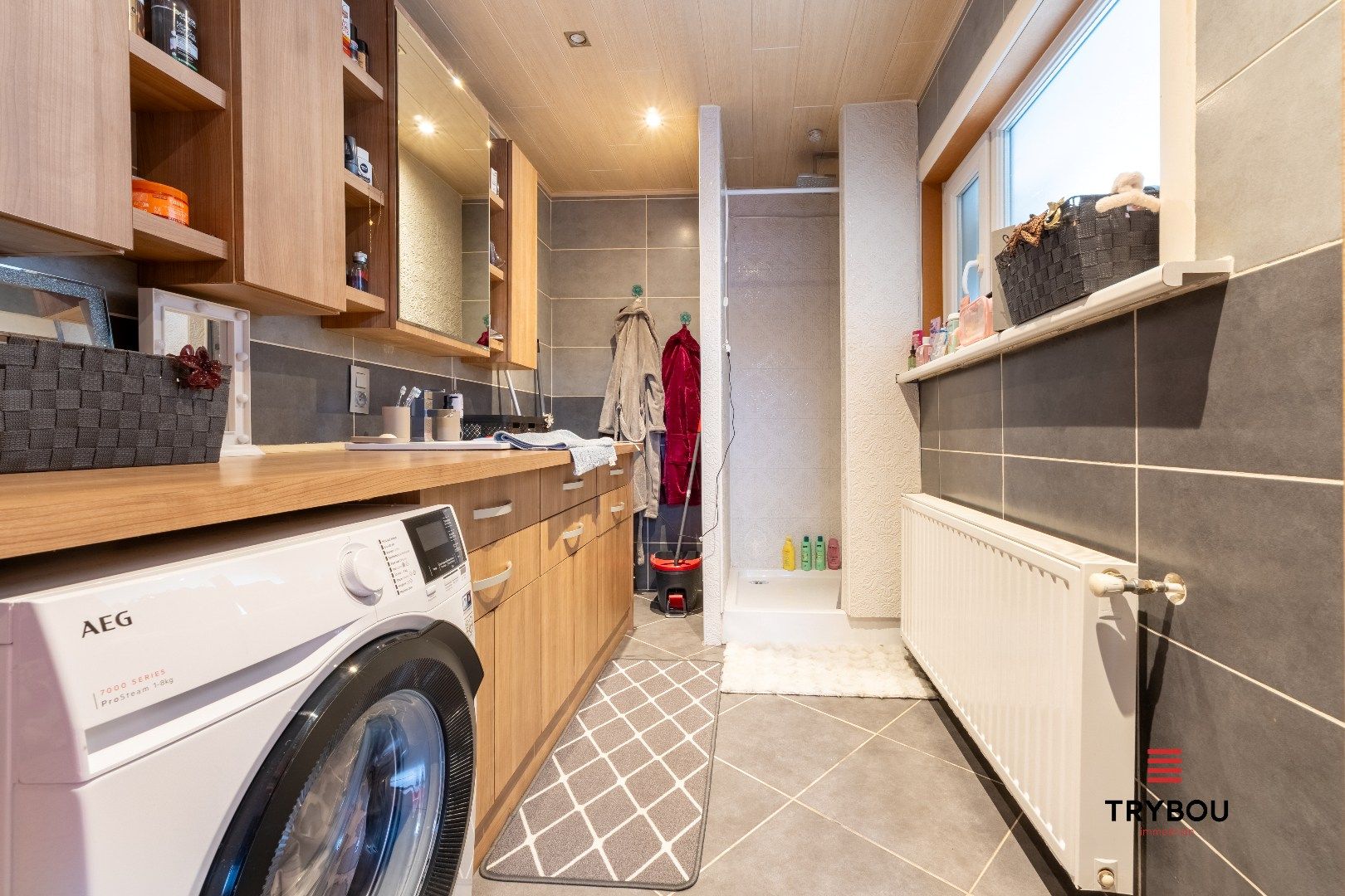 Rustig gelegen, volledig gerenoveerde woning met gezellige, onderhoudsvriendelijke tuin foto 15