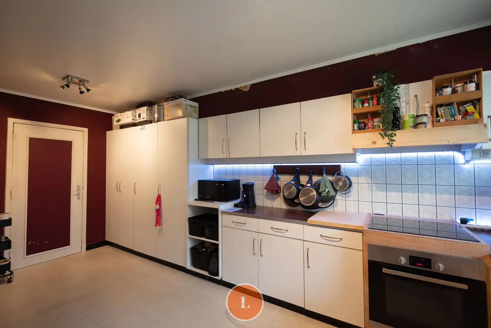 te renoveren woning in Moorsele met garage en tuin foto 7