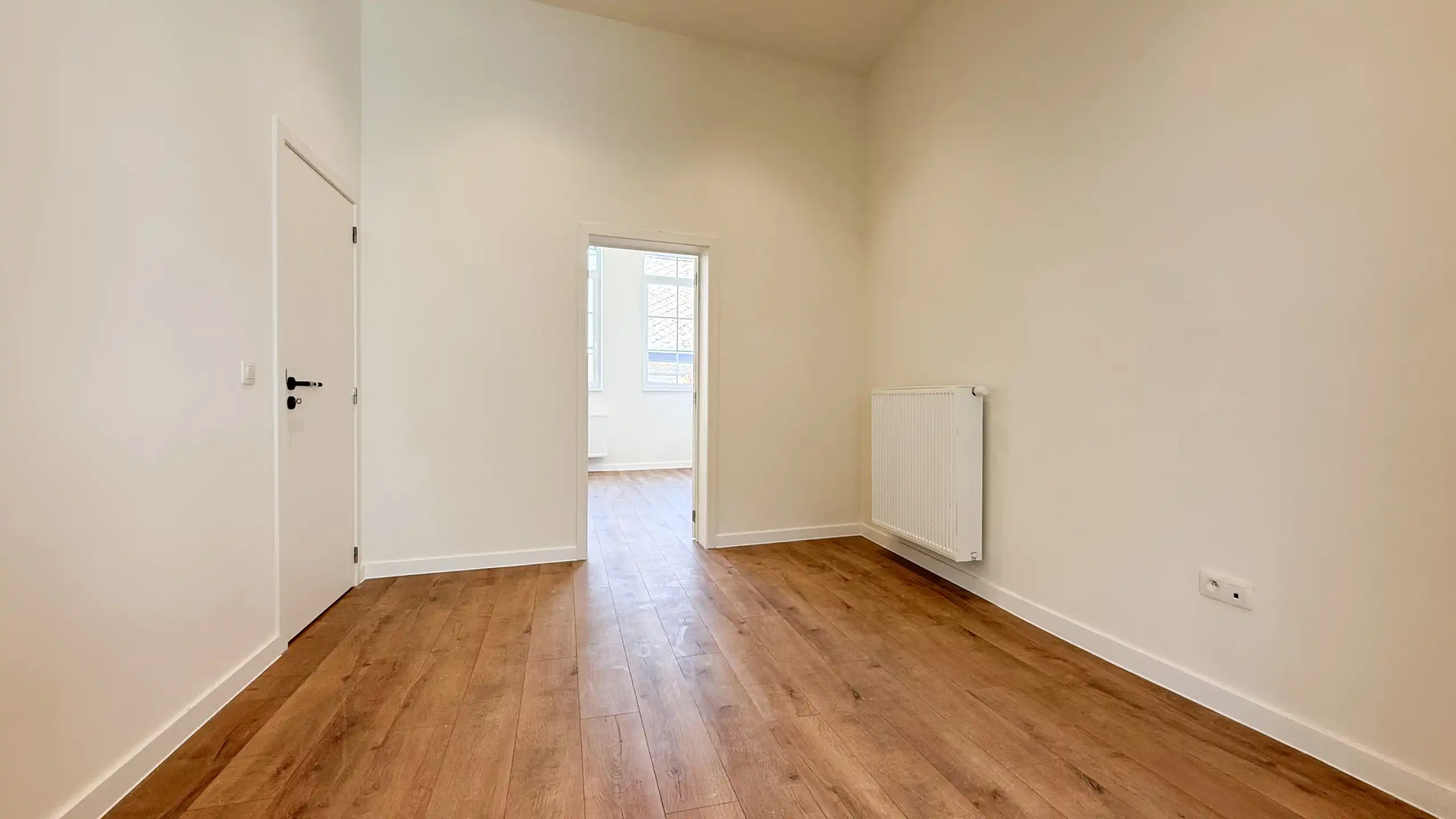 Unieke investeringspand, volledig vernieuwd, handel+ 2app! foto 32