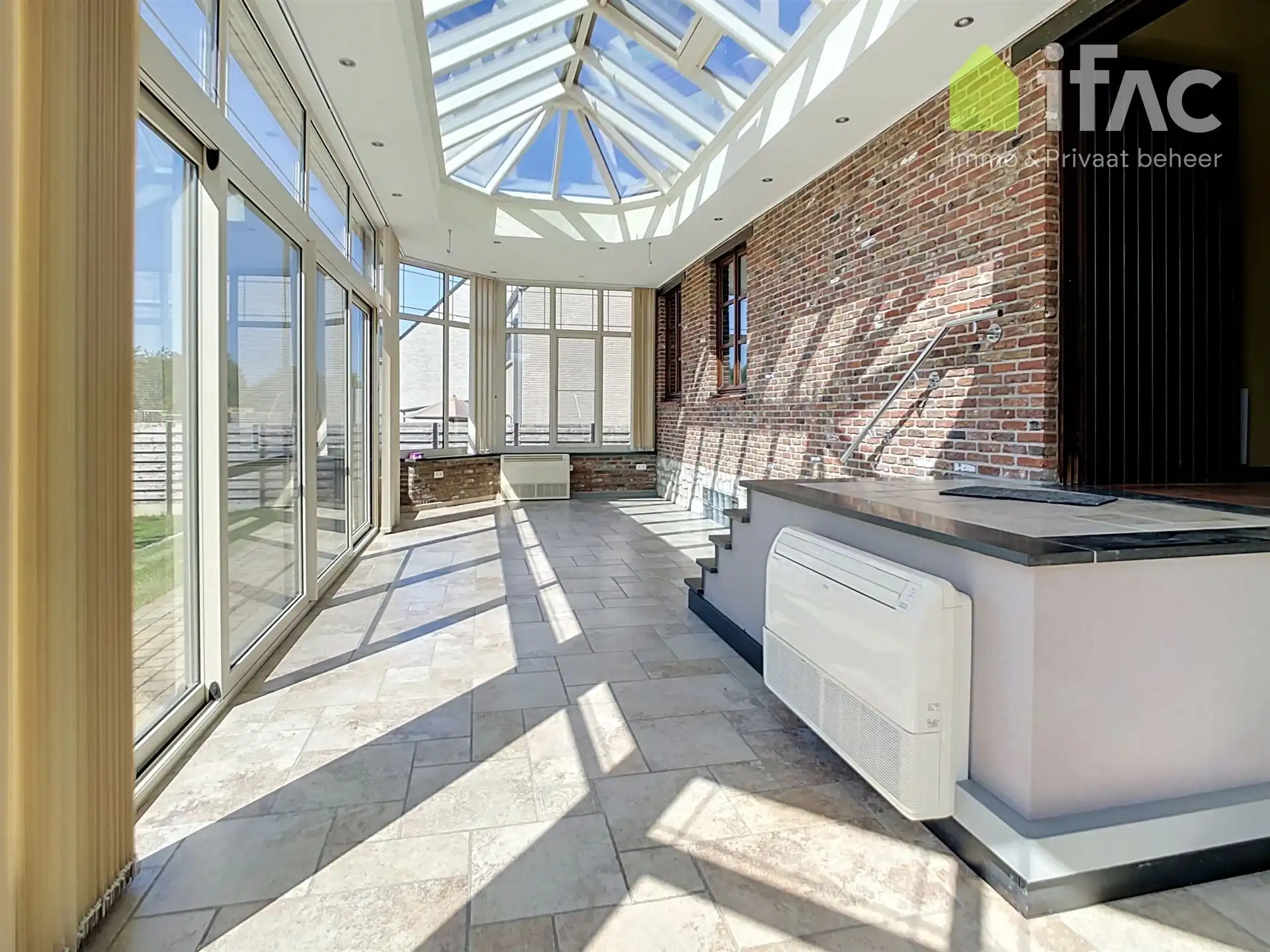 Heel ruime woning met 4 slpks, leefveranda, 54 zonnepanelen foto 17