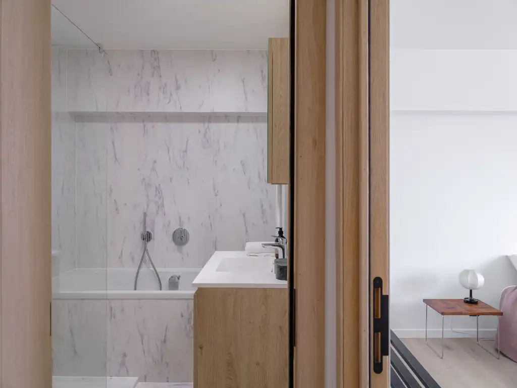 Ruim en lichtrijk 3 slpk appartement met terras nabij het station Gent-Sint-Pieters foto 7