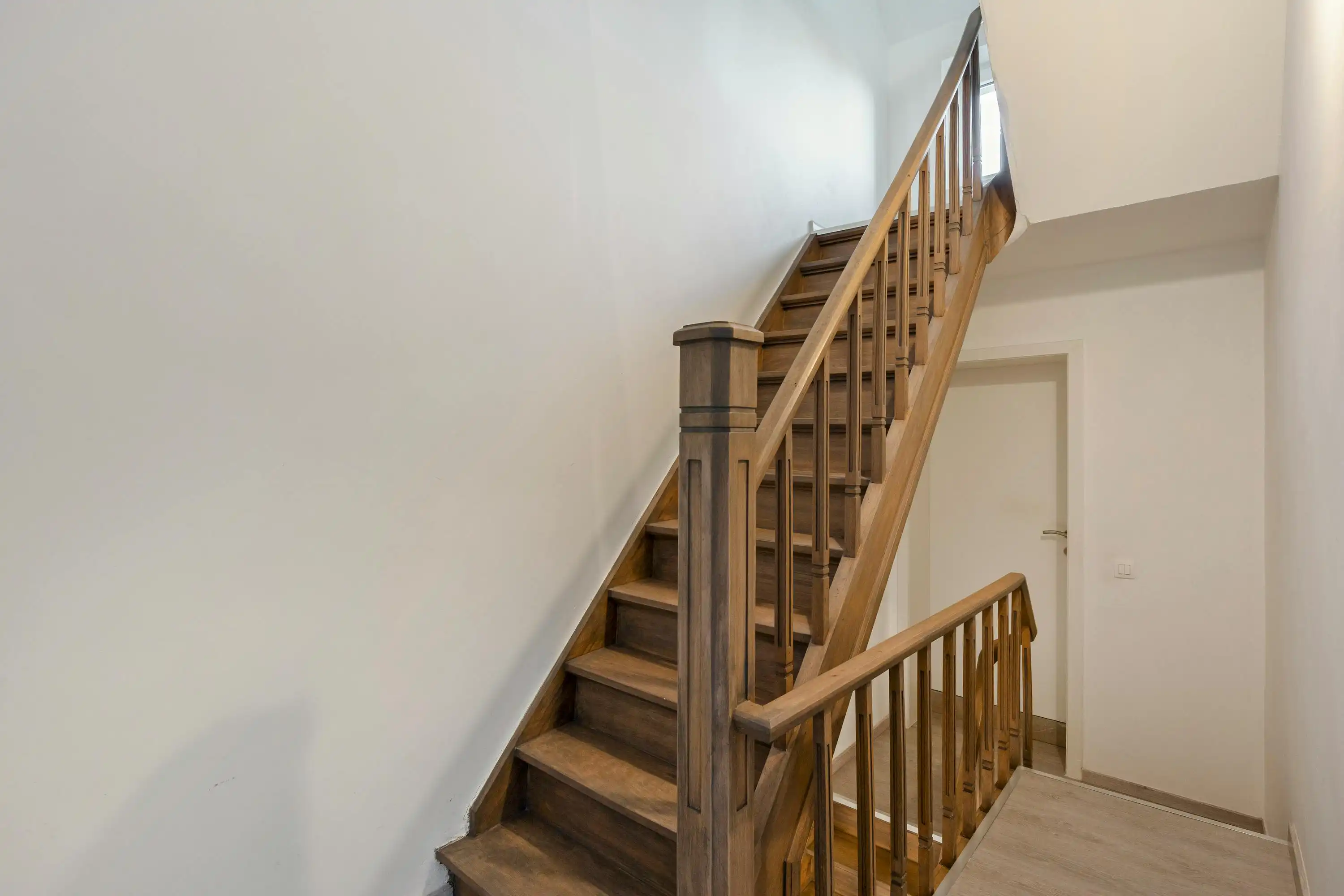 Volledig gerenoveerde woning met garage te koop in Wevelgem!  foto 18